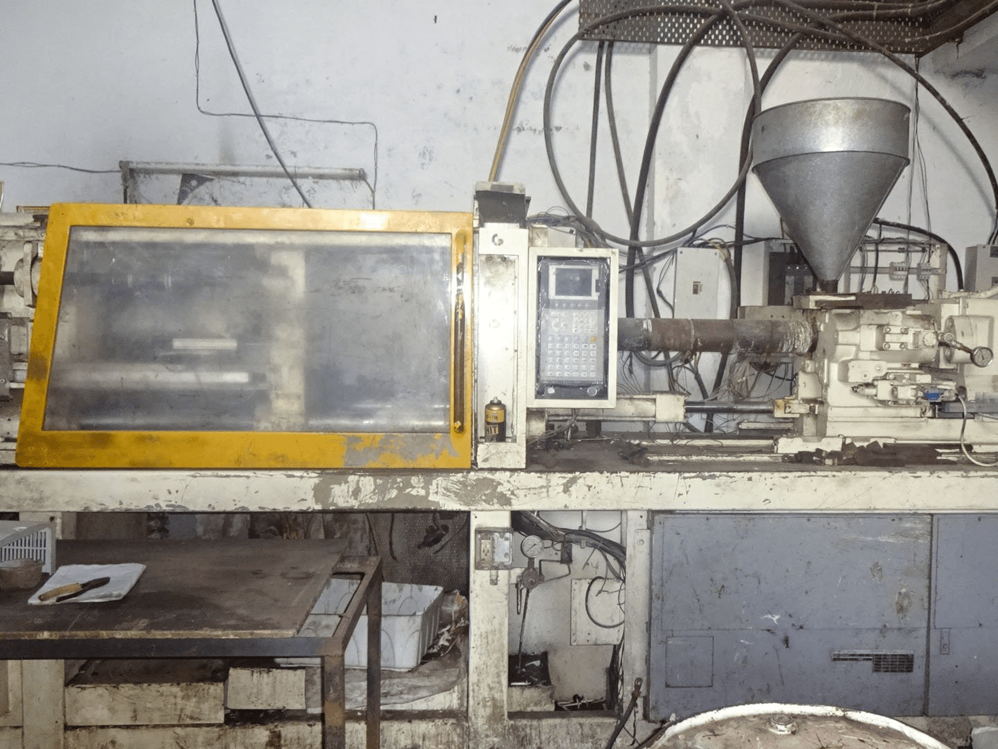 Čelní pohled na Toshiba IS170FA-5B stroj