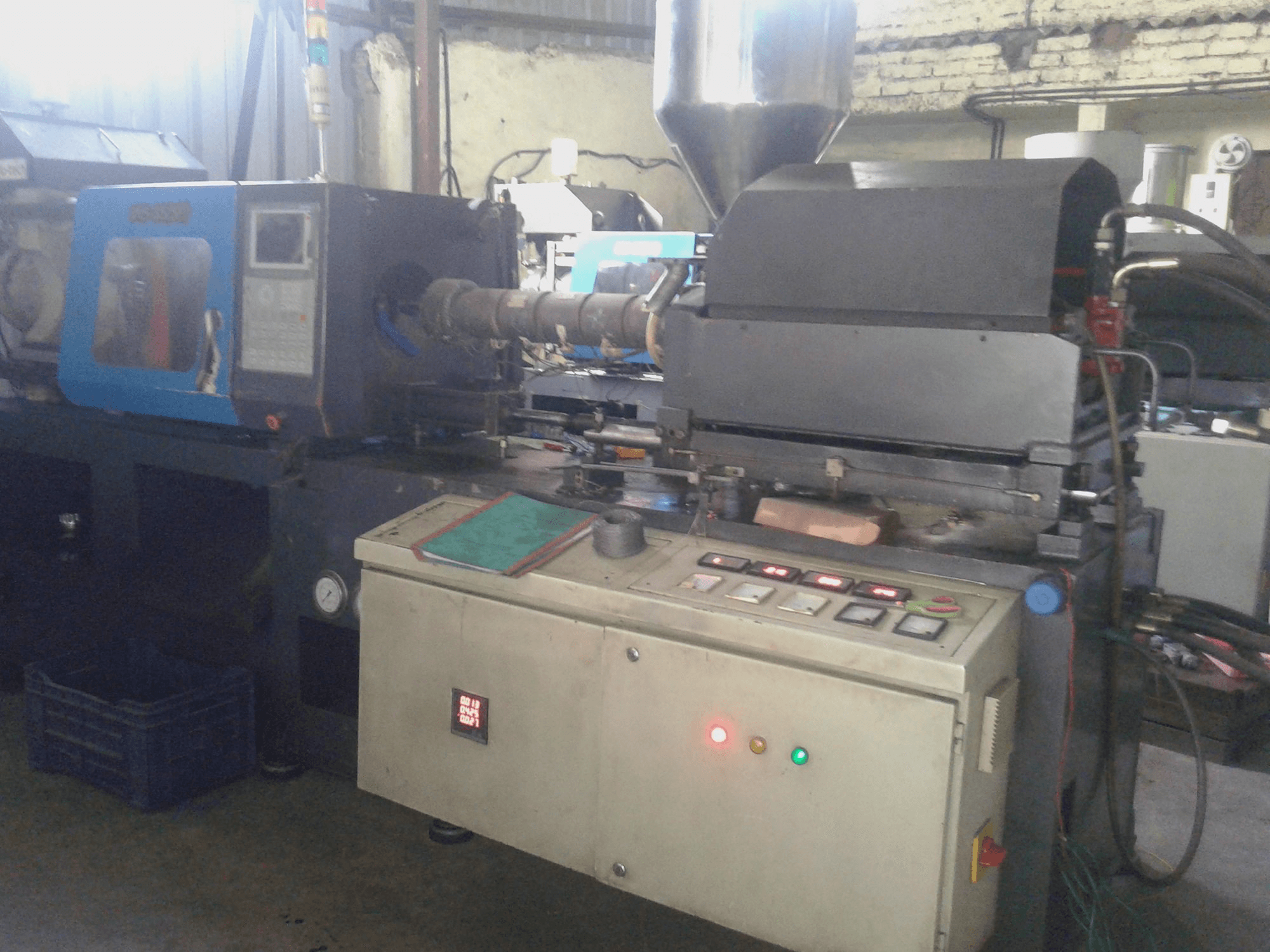 Pravý pohled na Flu-tech IMS 85 stroj