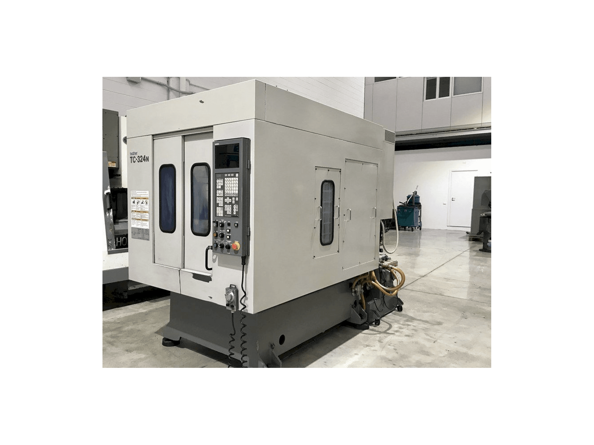 Čelní pohled na Brother TC 324N stroj