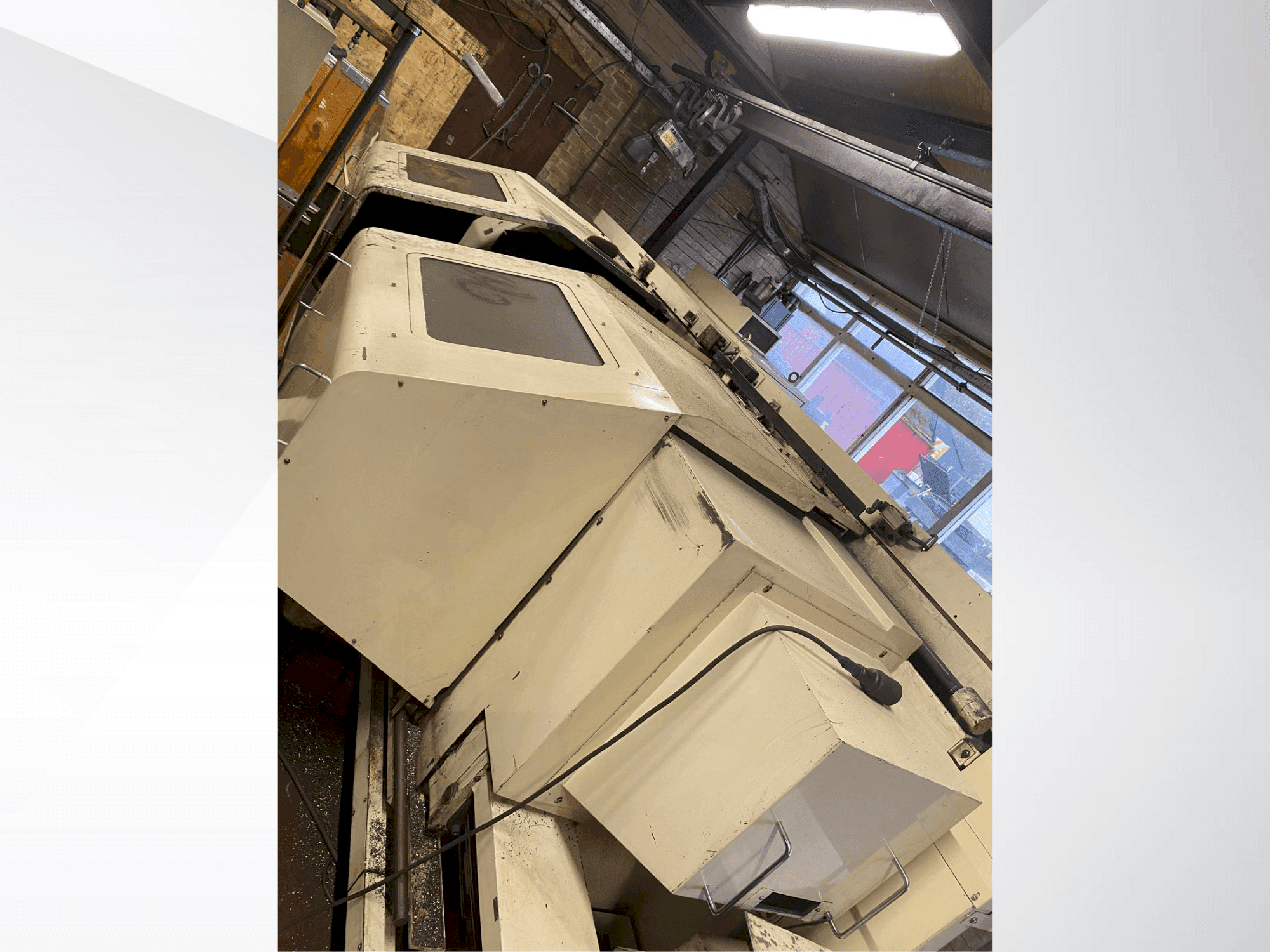 Čelní pohled na Okuma LH35-N stroj