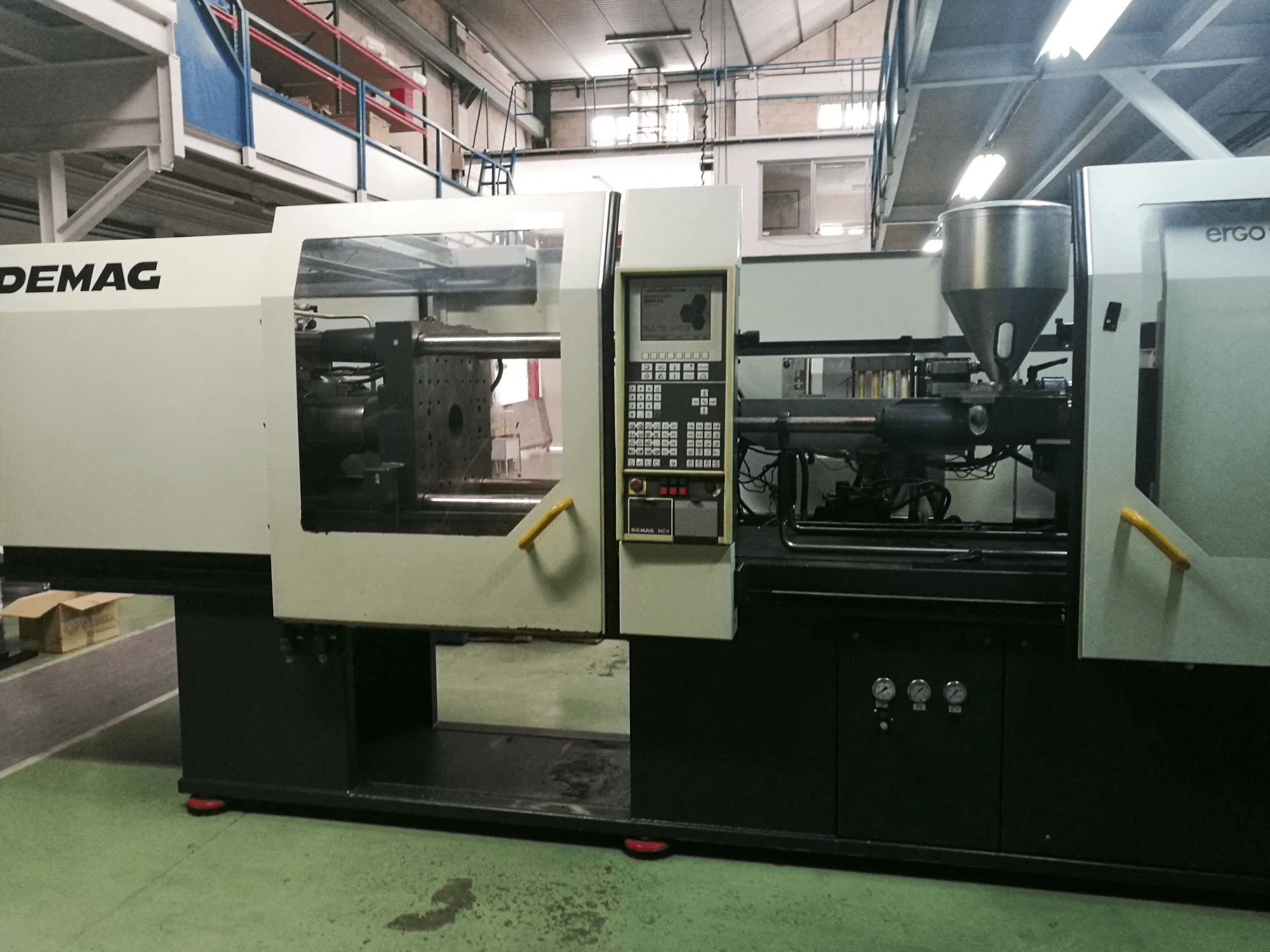 Čelní pohled na DEMAG ERGOtech 110-430 compact stroj