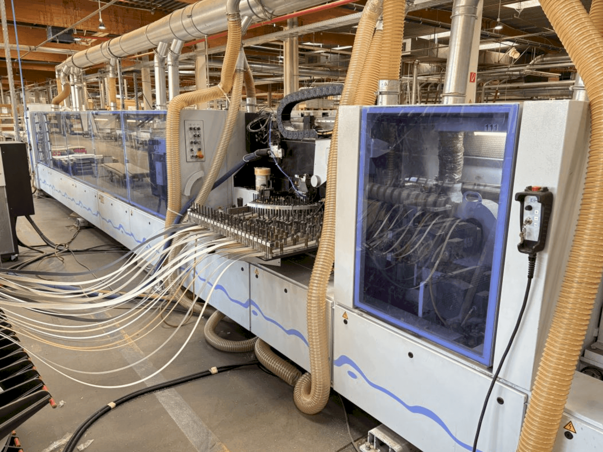 Čelní pohled na HOMAG KFL350/12/A3/L/WZ stroj