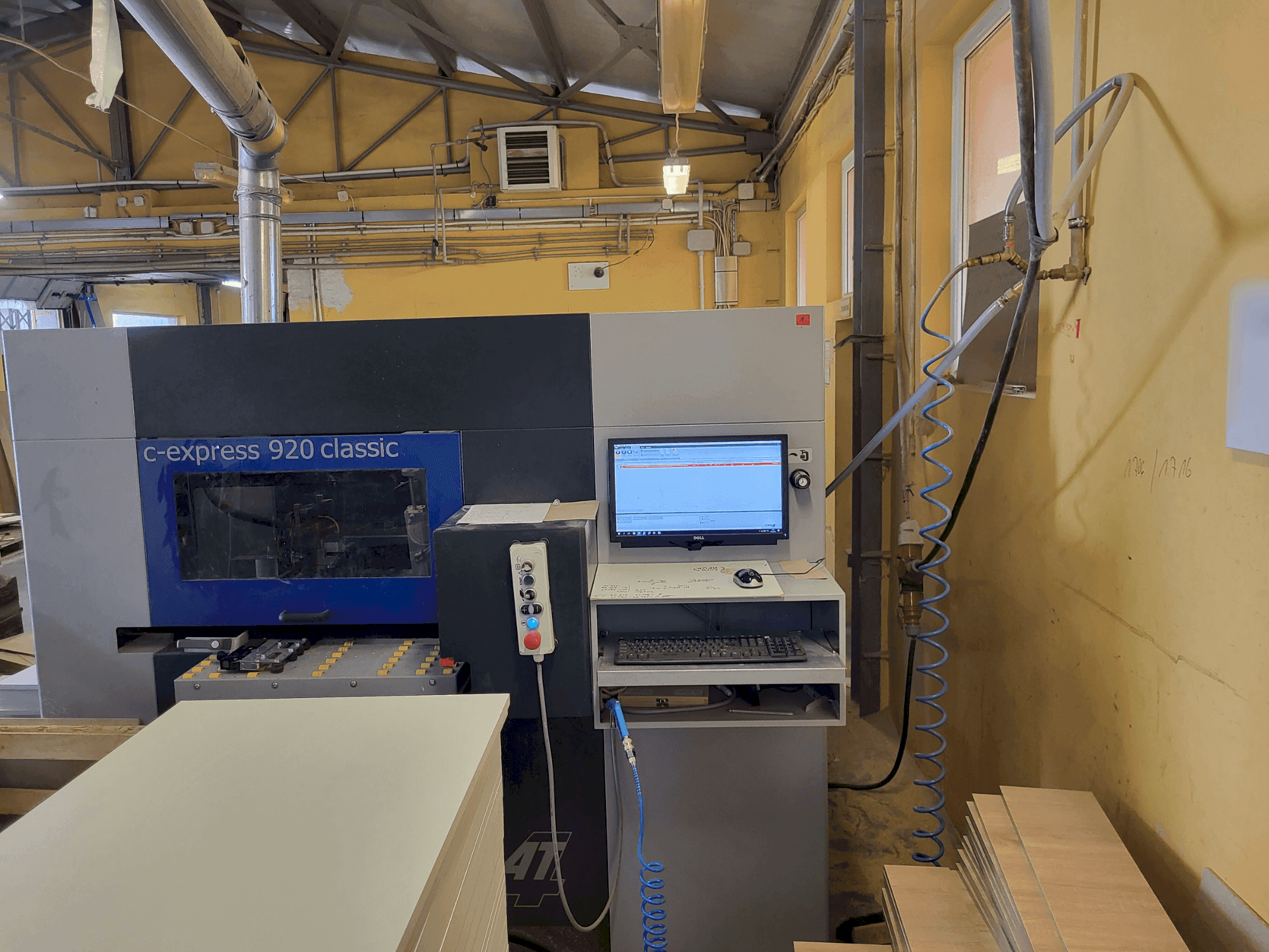 Čelní pohled na FELDER FORMAT 4 C-Express Classic stroj