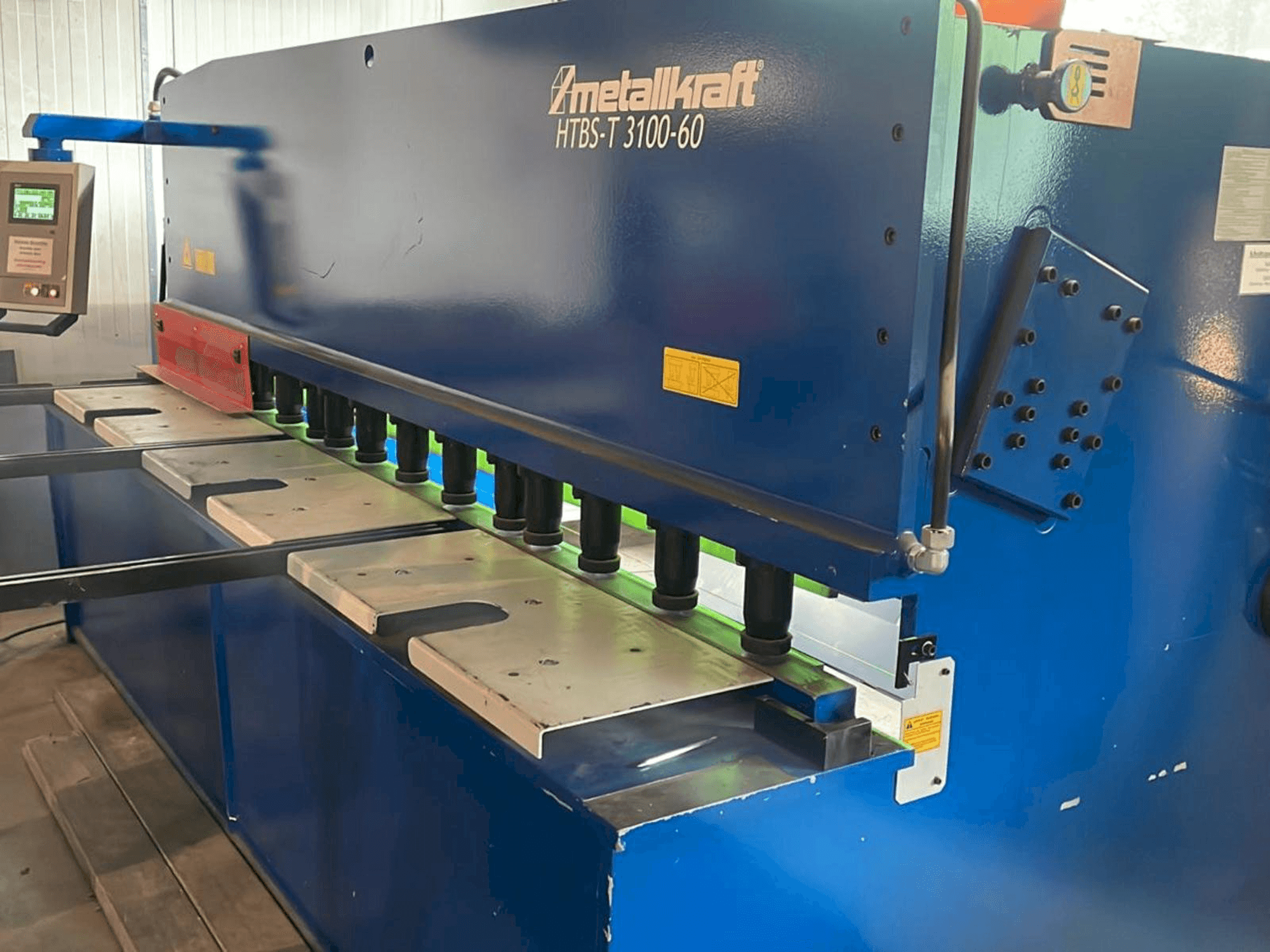 Čelní pohled na Metallkraft HTBS-T 3100-60 stroj