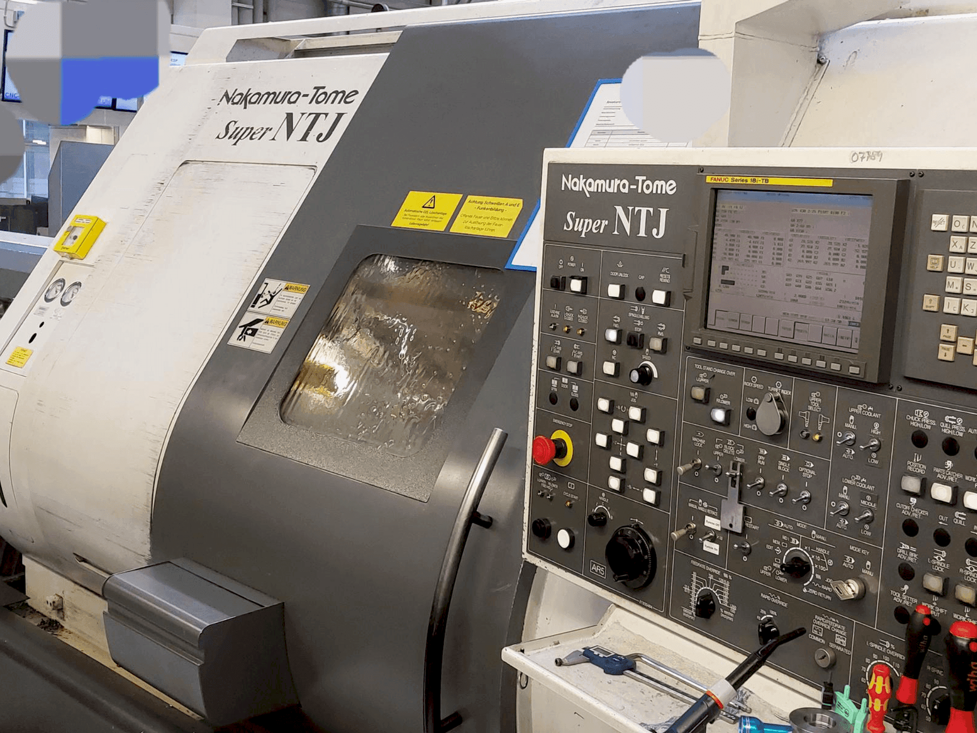 Čelní pohled na NAKAMURA Super NTJ (2006) stroj