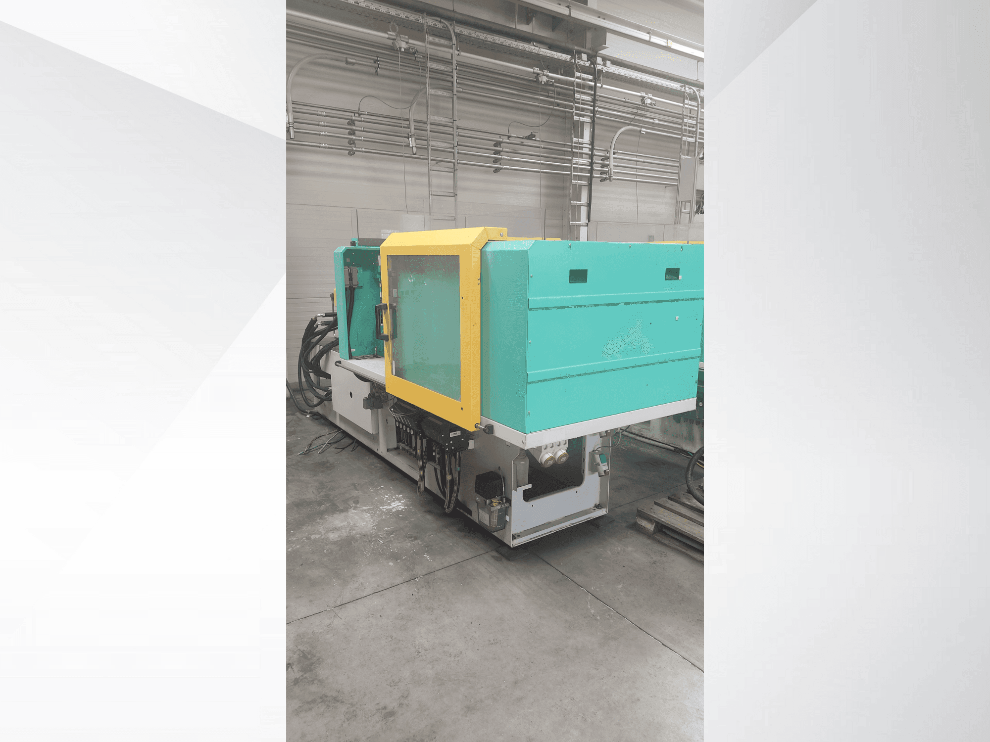 Čelní pohled na Arburg 470 H 1000-290 stroj