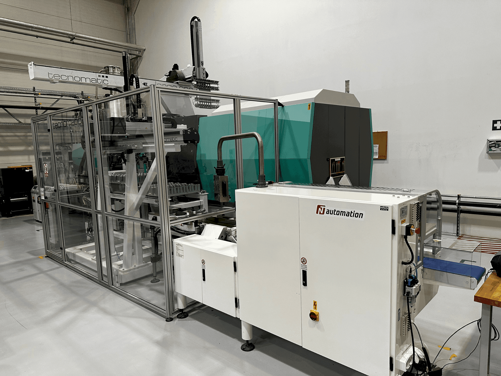 Čelní pohled na Arburg Allrounder 920H 5000-4600 stroj