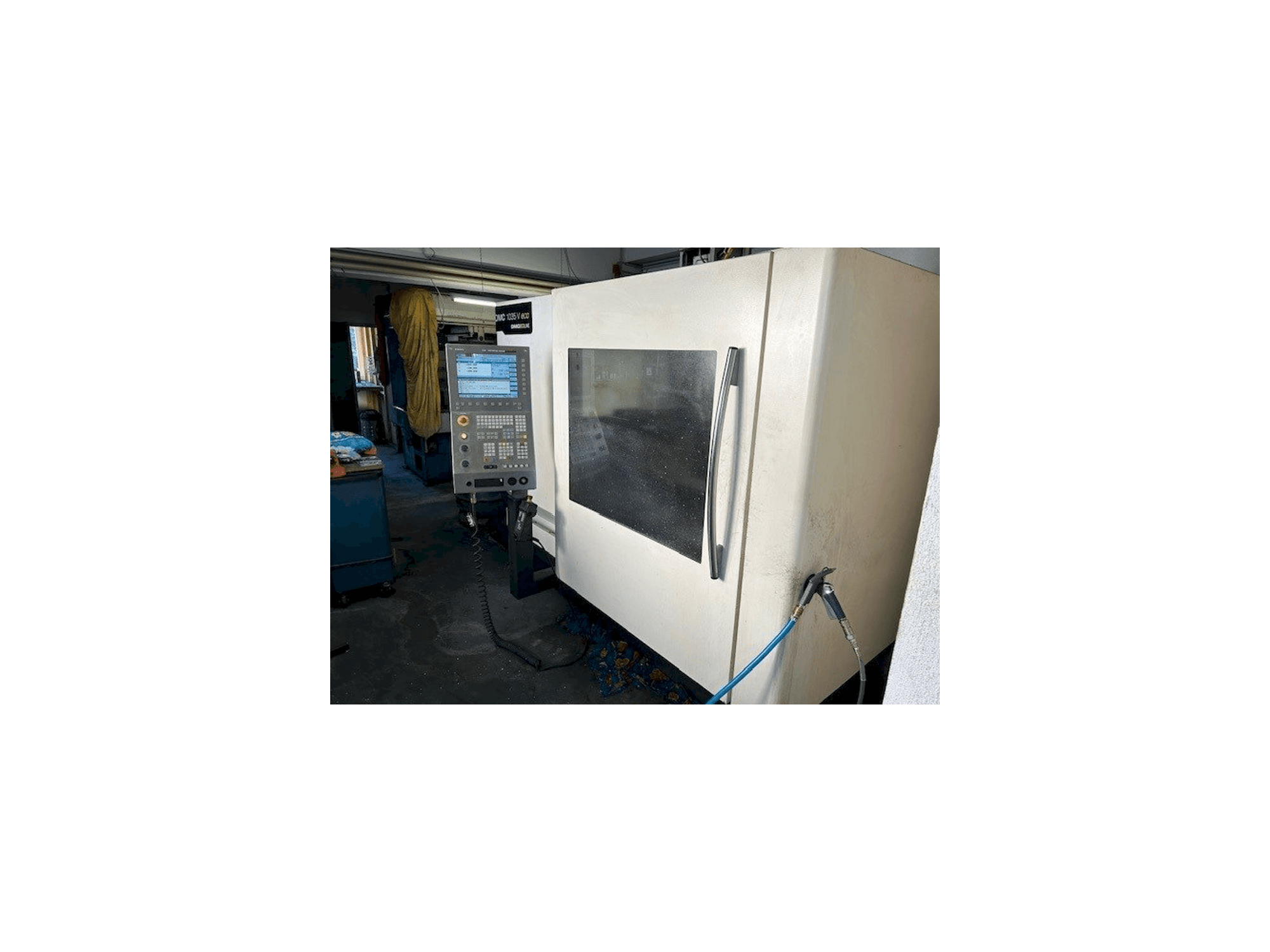 Čelní pohled na DMG 1035 Evo stroj