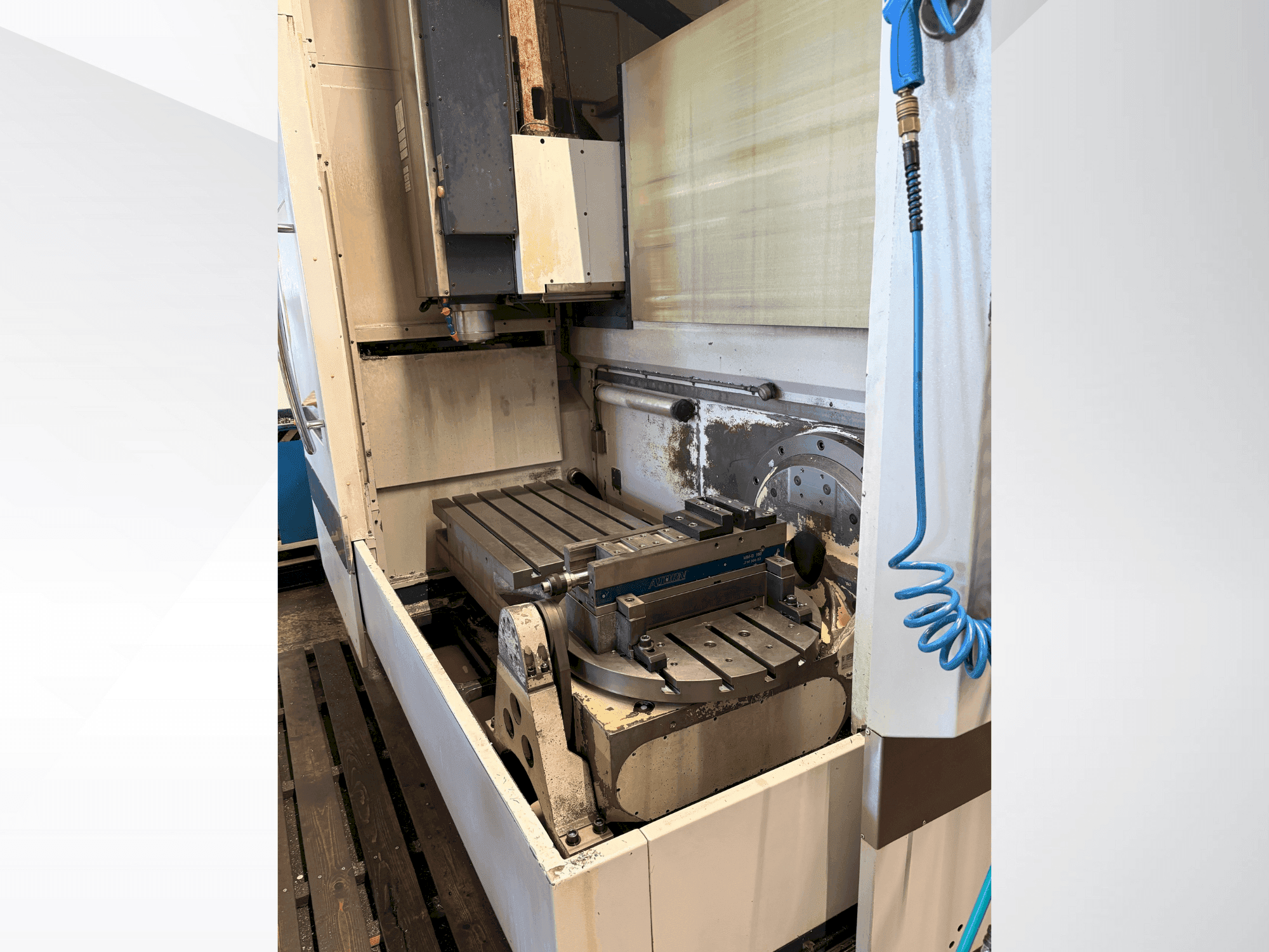 Čelní pohled na SPINNER U-1520 stroj