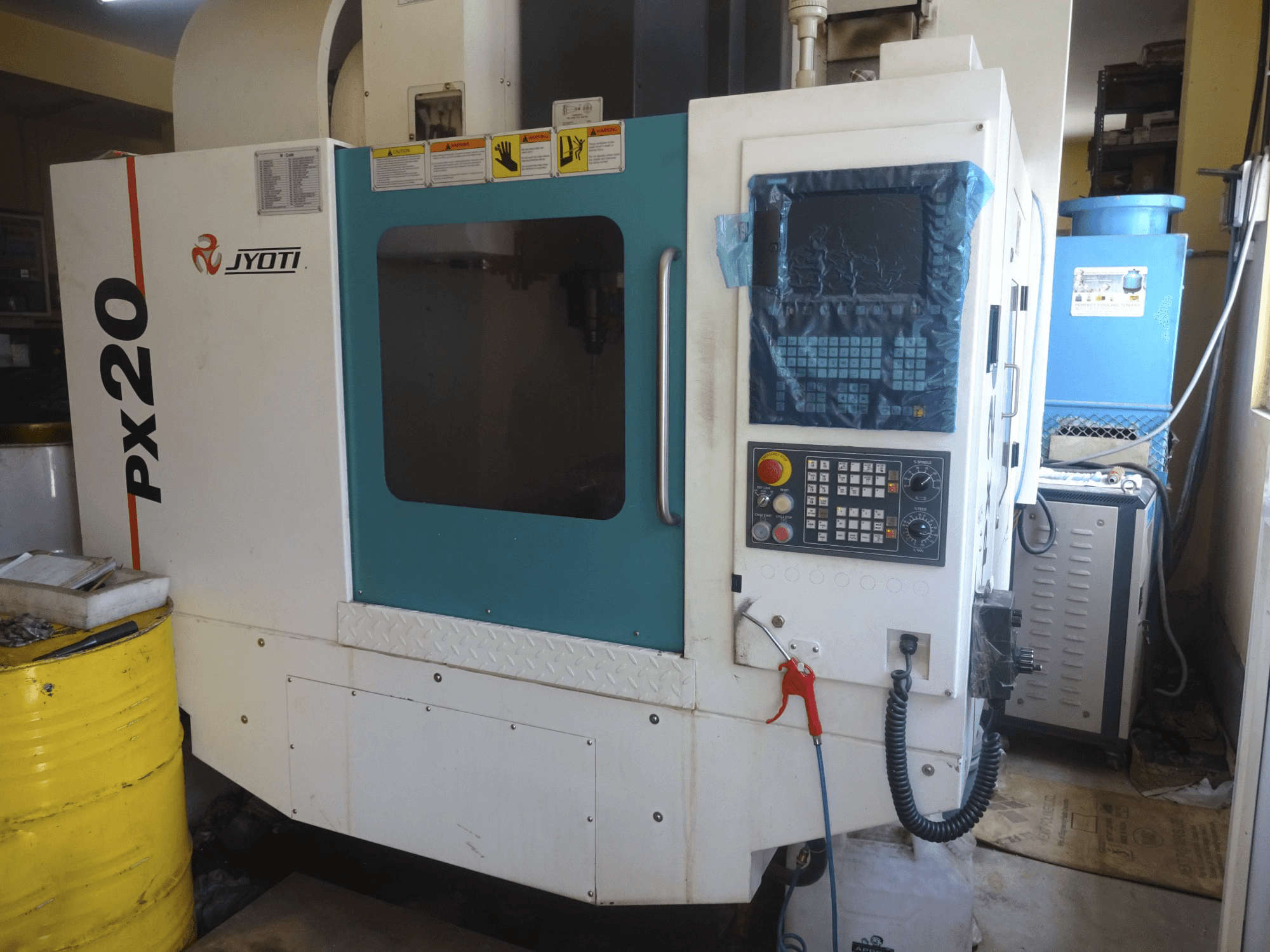 Čelní pohled 1 na JYOTI PX-20 stroj