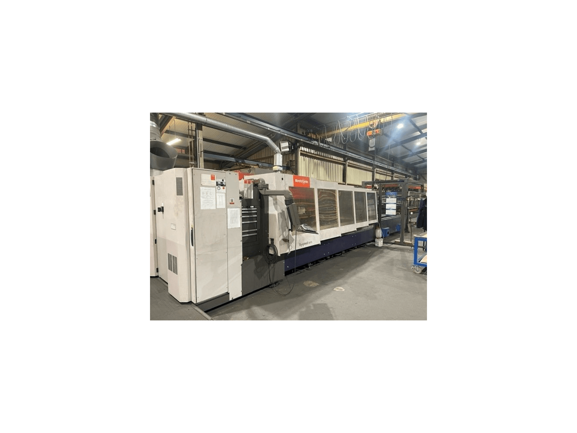 Čelní pohled na Bystronic BySpeed 3015 stroj