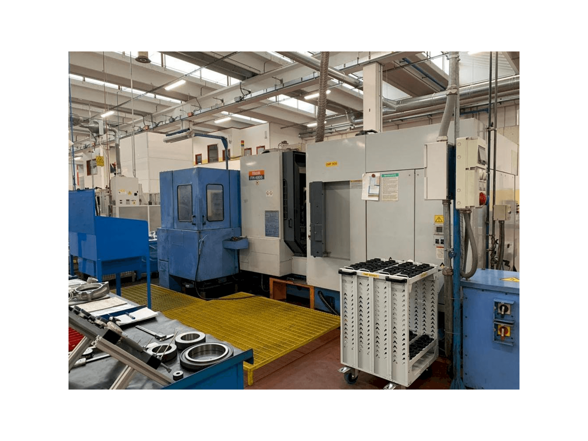 Čelní pohled na Mazak FH-4800 stroj