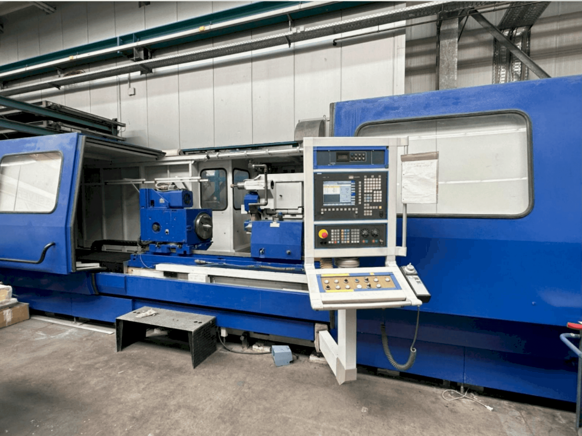 Čelní pohled na Cetos BUC 63C CNC/2000 stroj