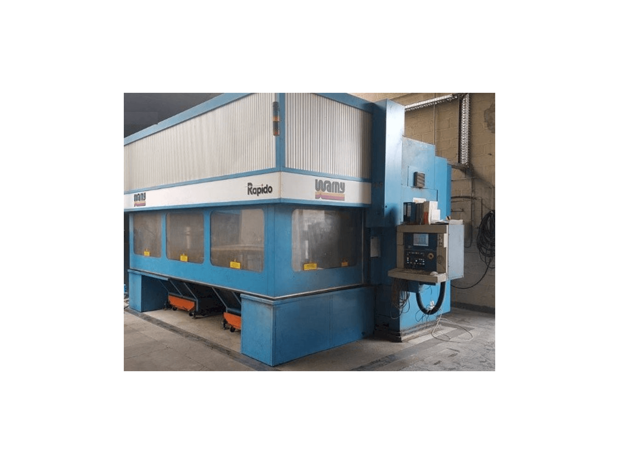 Čelní pohled na Prima Power Rapido 5 stroj