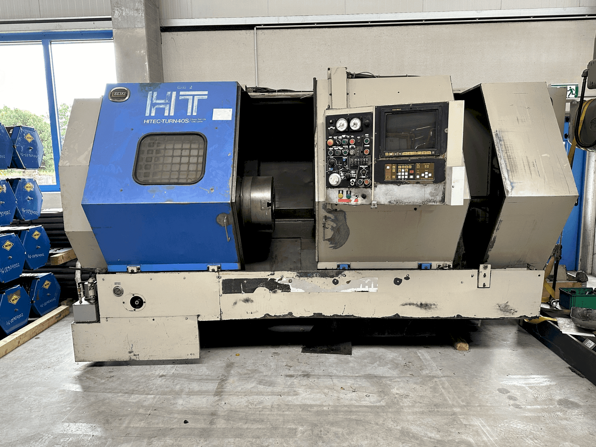 Čelní pohled na HITACHI SEIKI HT 40S stroj