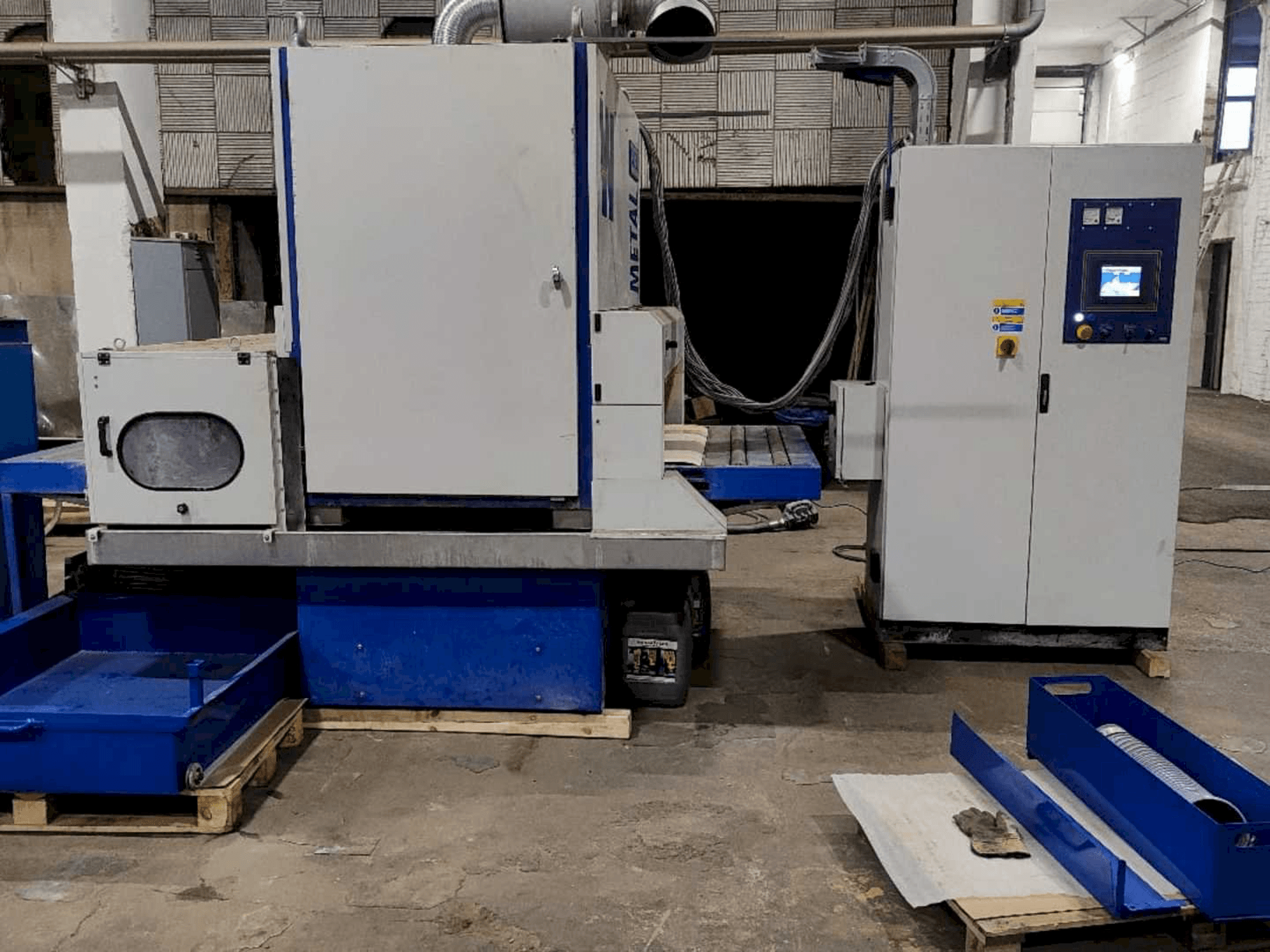 Levý boční pohled na Costa WD CV 1300 stroj