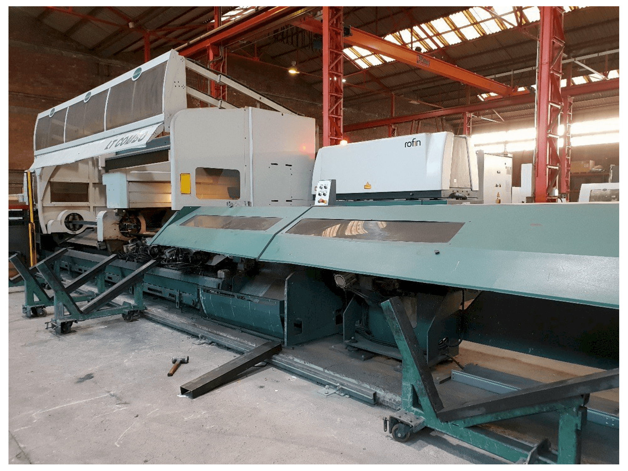 Levý boční pohled na BLM ADIGE-SYS LT COMBO stroj