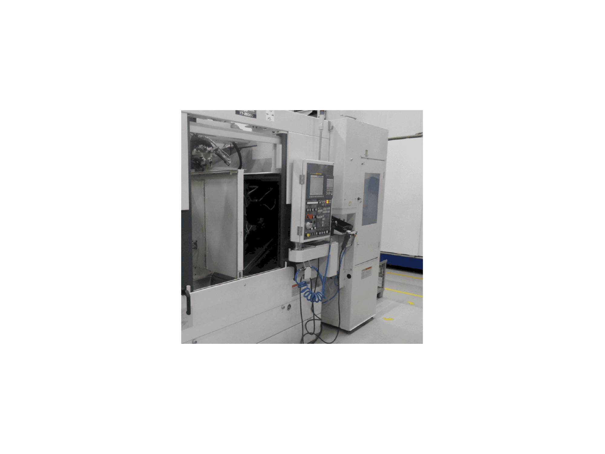 Čelní pohled na Takisawa TT-2600G stroj