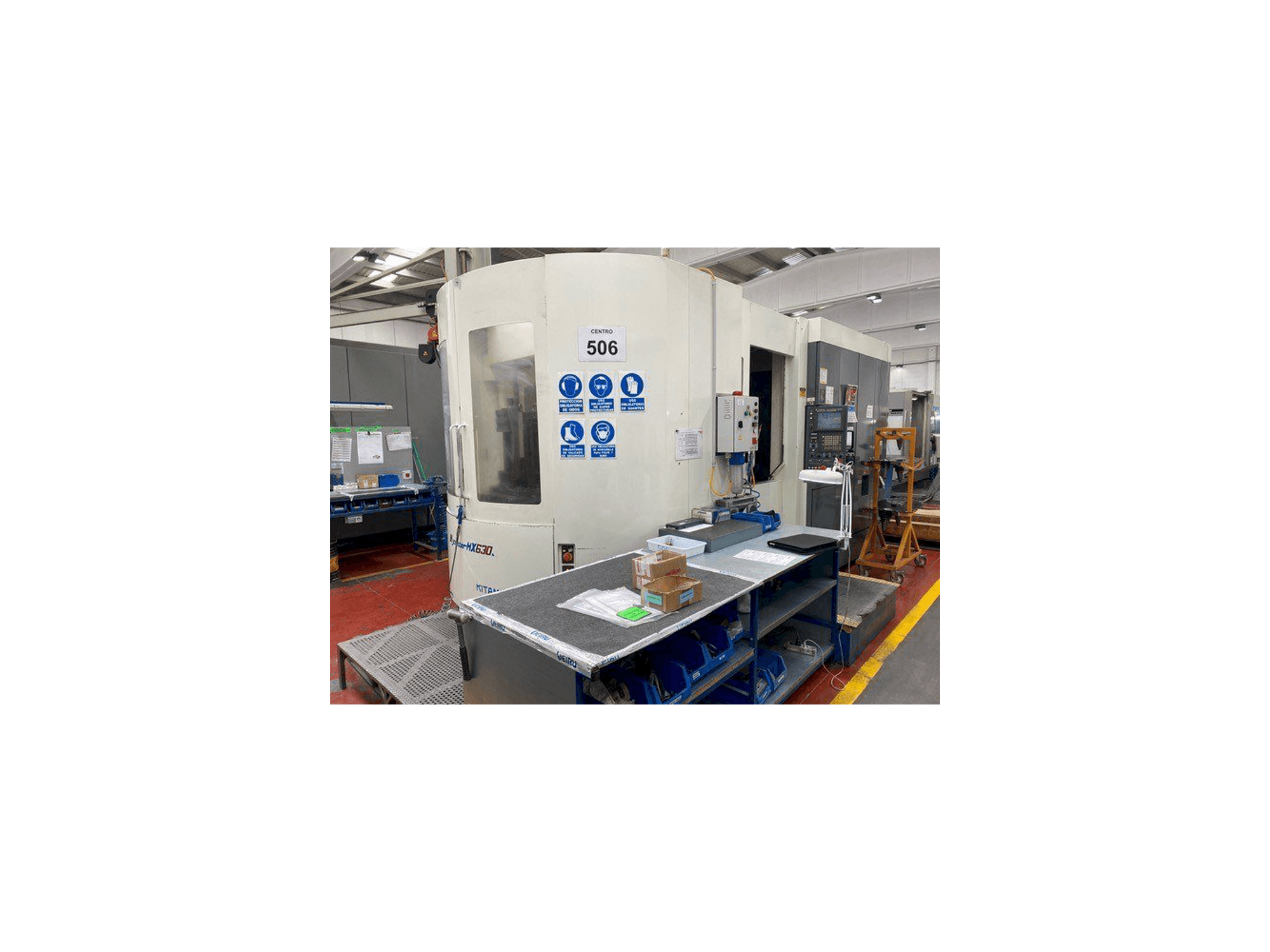 Čelní pohled na Kitamura Mycenter HX630L stroj