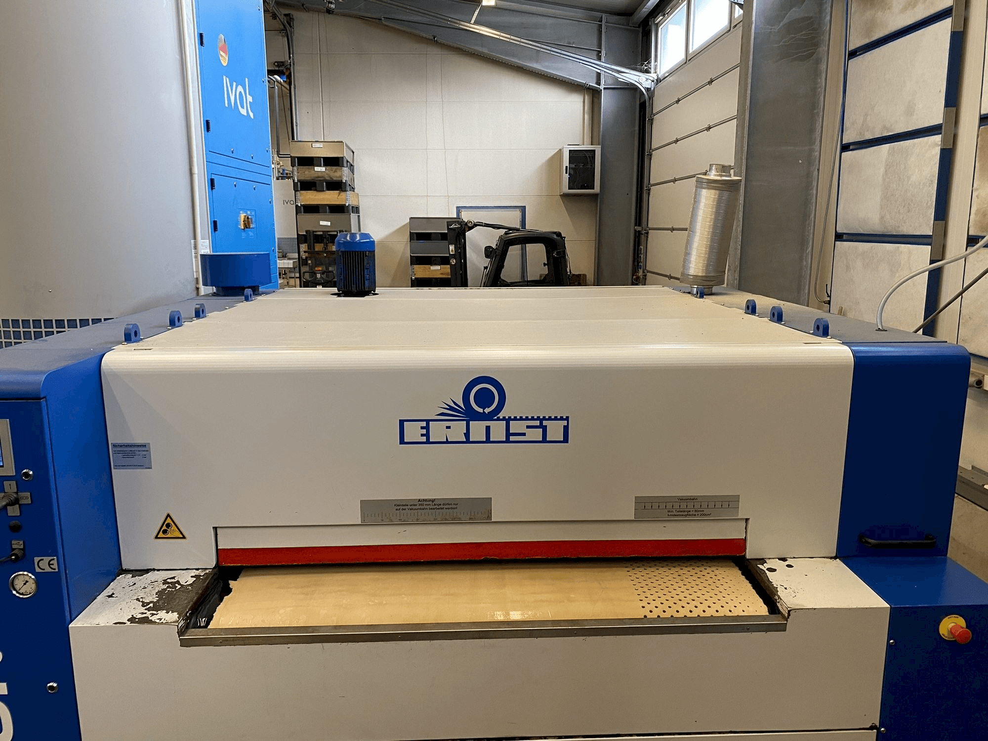 Čelní pohled na ERNST NEPTUN EB stroj