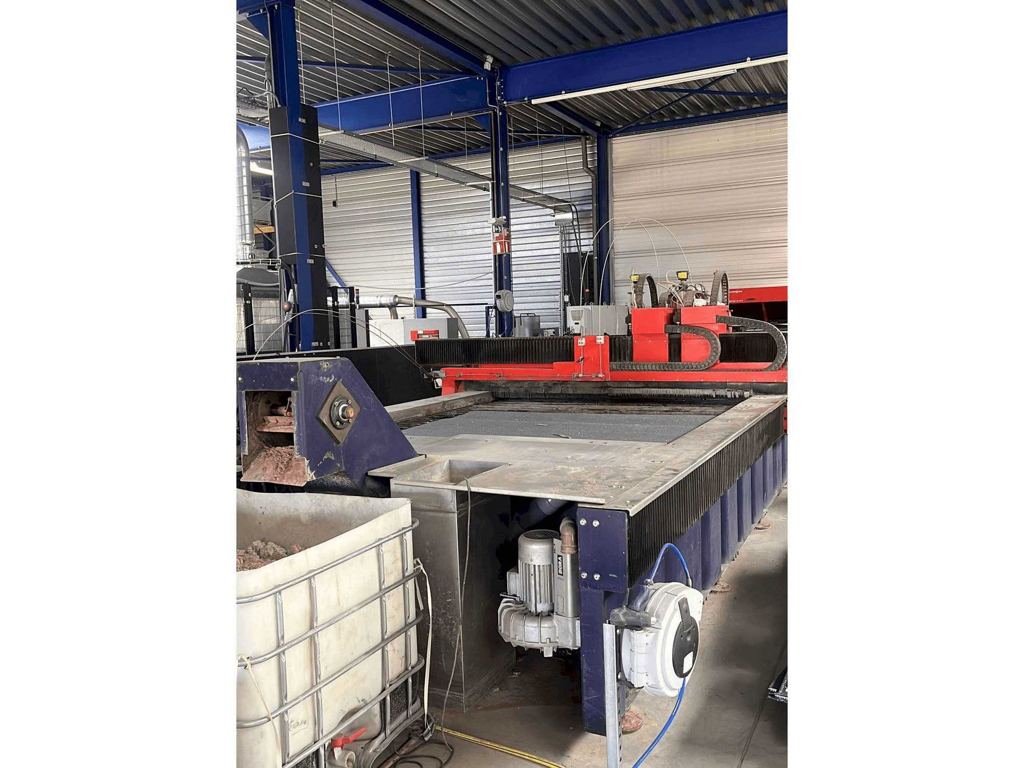 Čelní pohled na Bystronic ByJet 4020 stroj