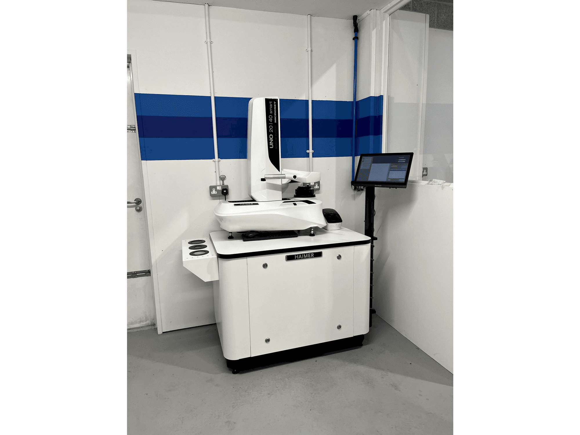 Čelní pohled na HAIMER UNO 20/40 Smart Microset stroj