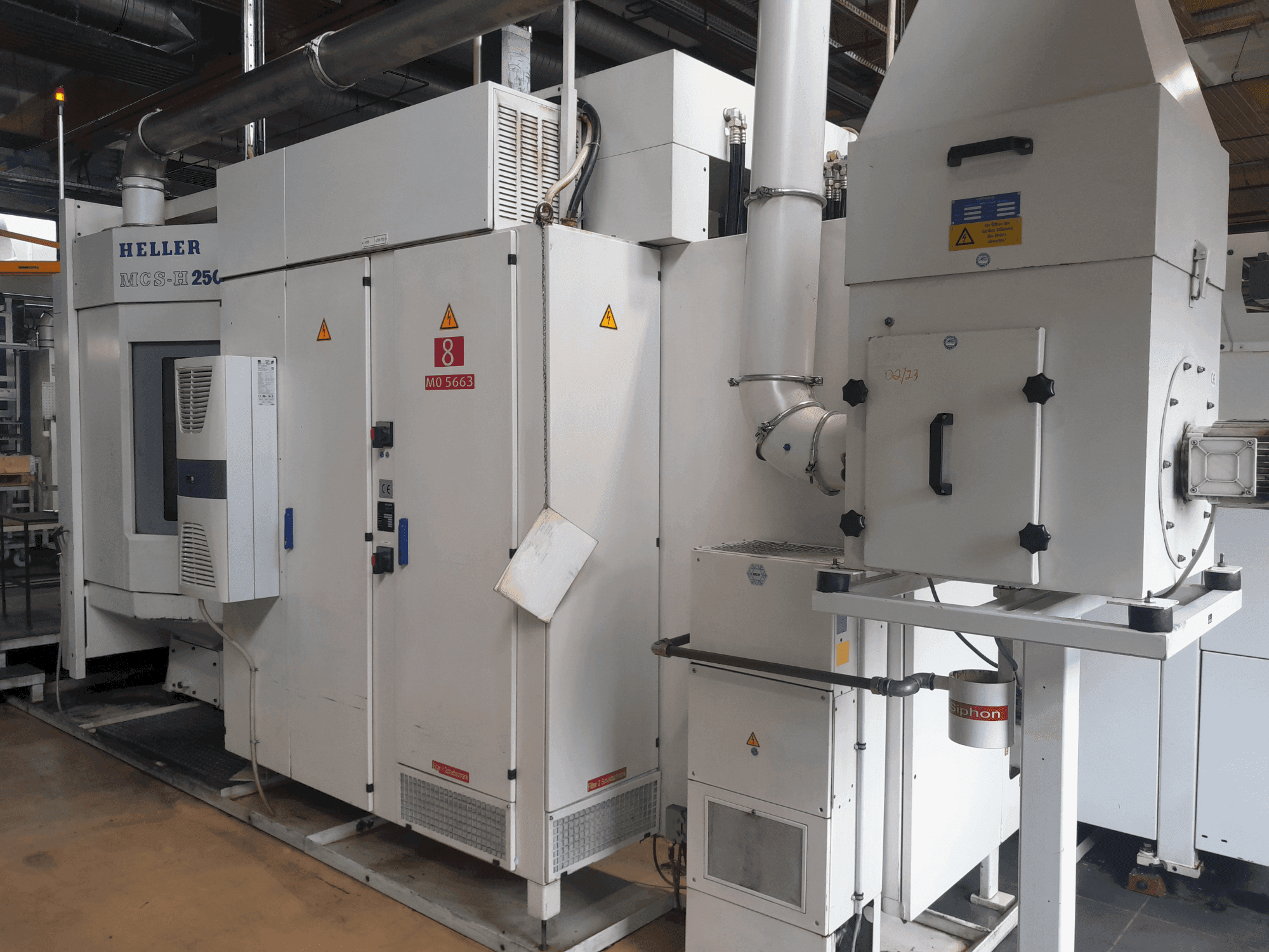 Čelní pohled na HELLER MCS-H 250 stroj