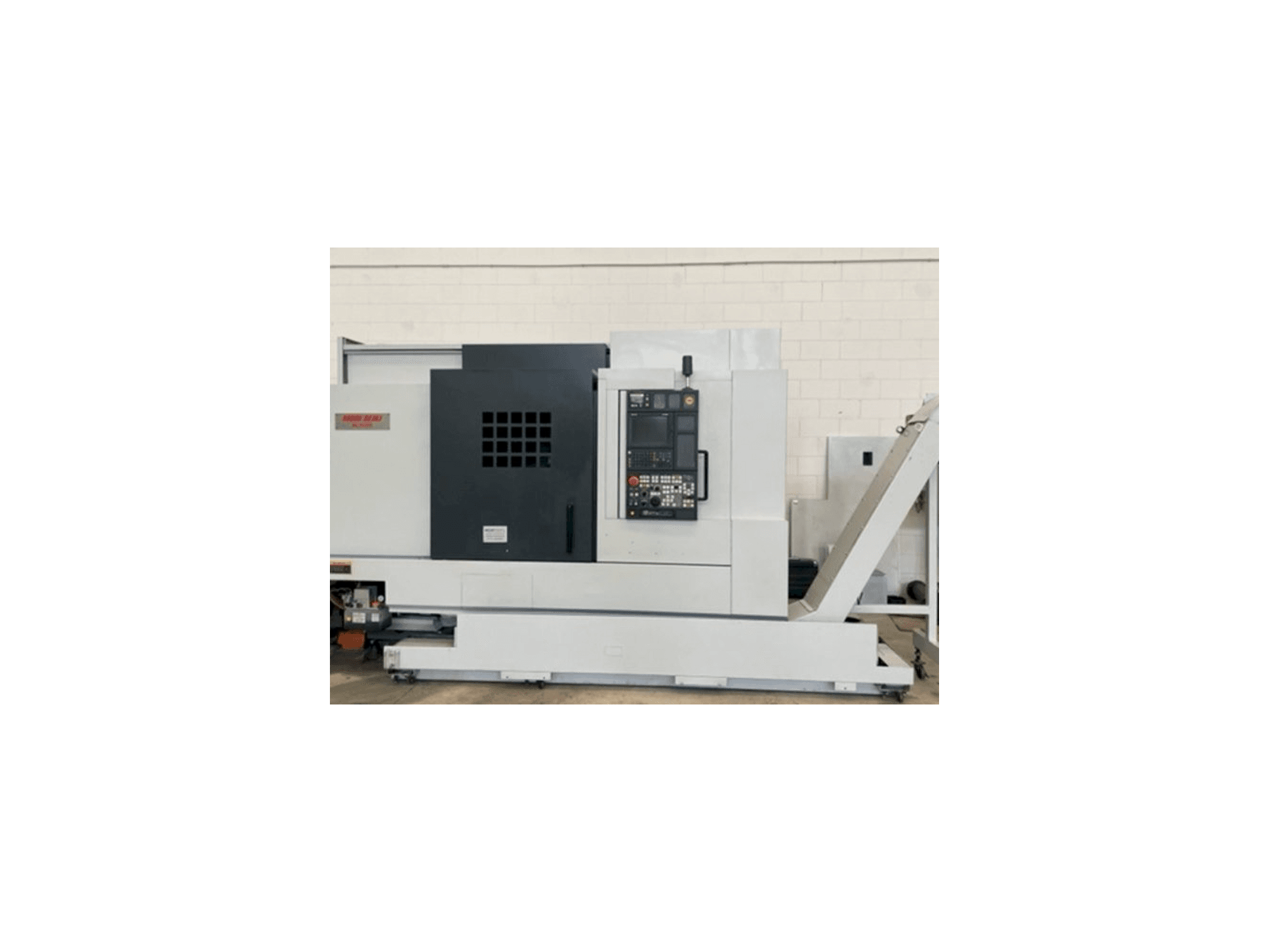 Čelní pohled na MORI SEIKI NL 3000Y/700 stroj