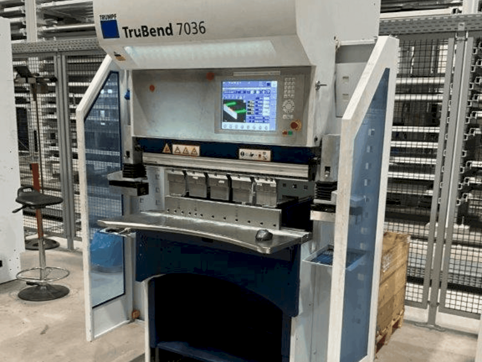 Čelní pohled na TRUMPF TruBend 7036 stroj