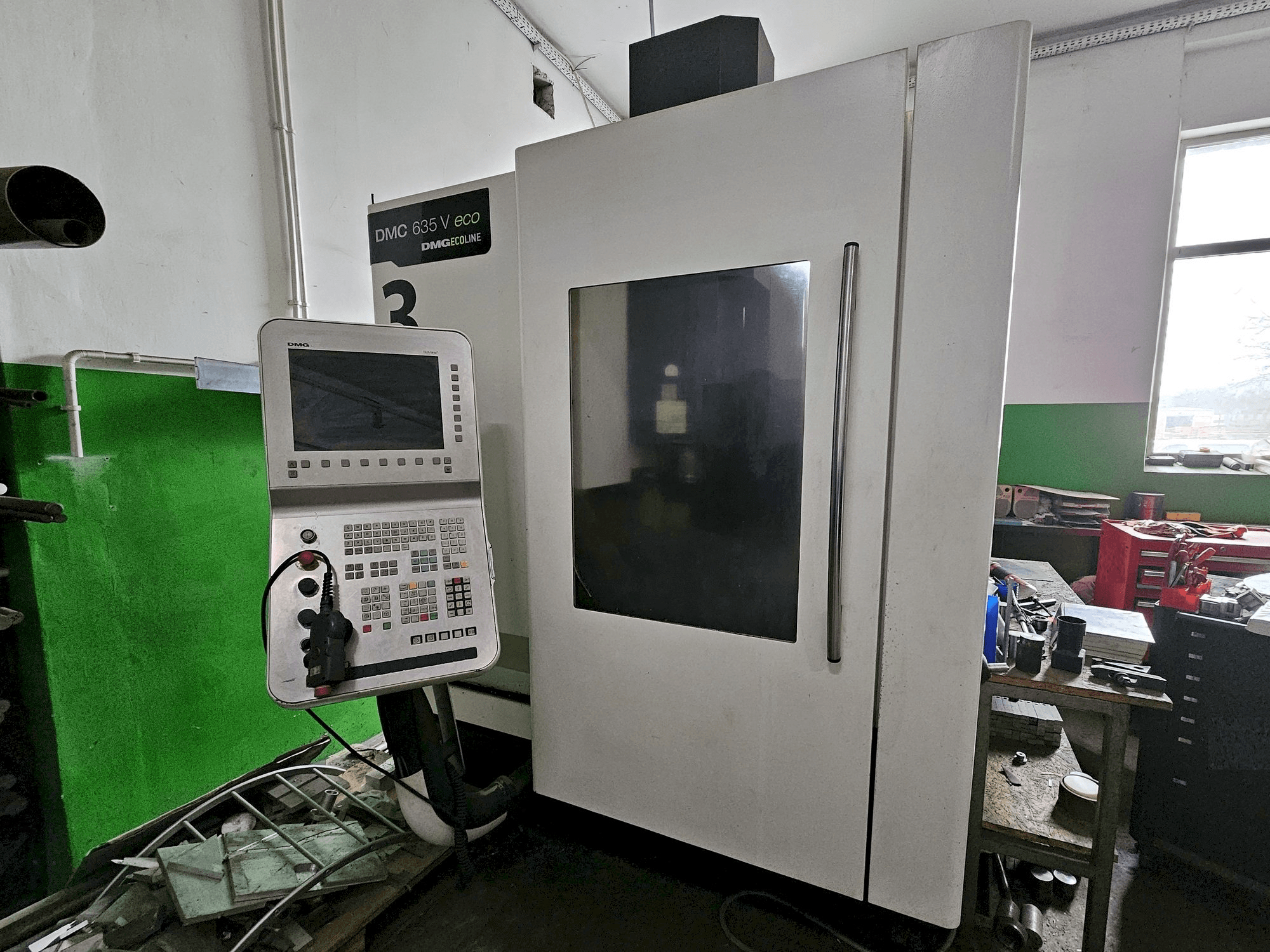 Čelní pohled na DMG DMC 635 V ecoline stroj