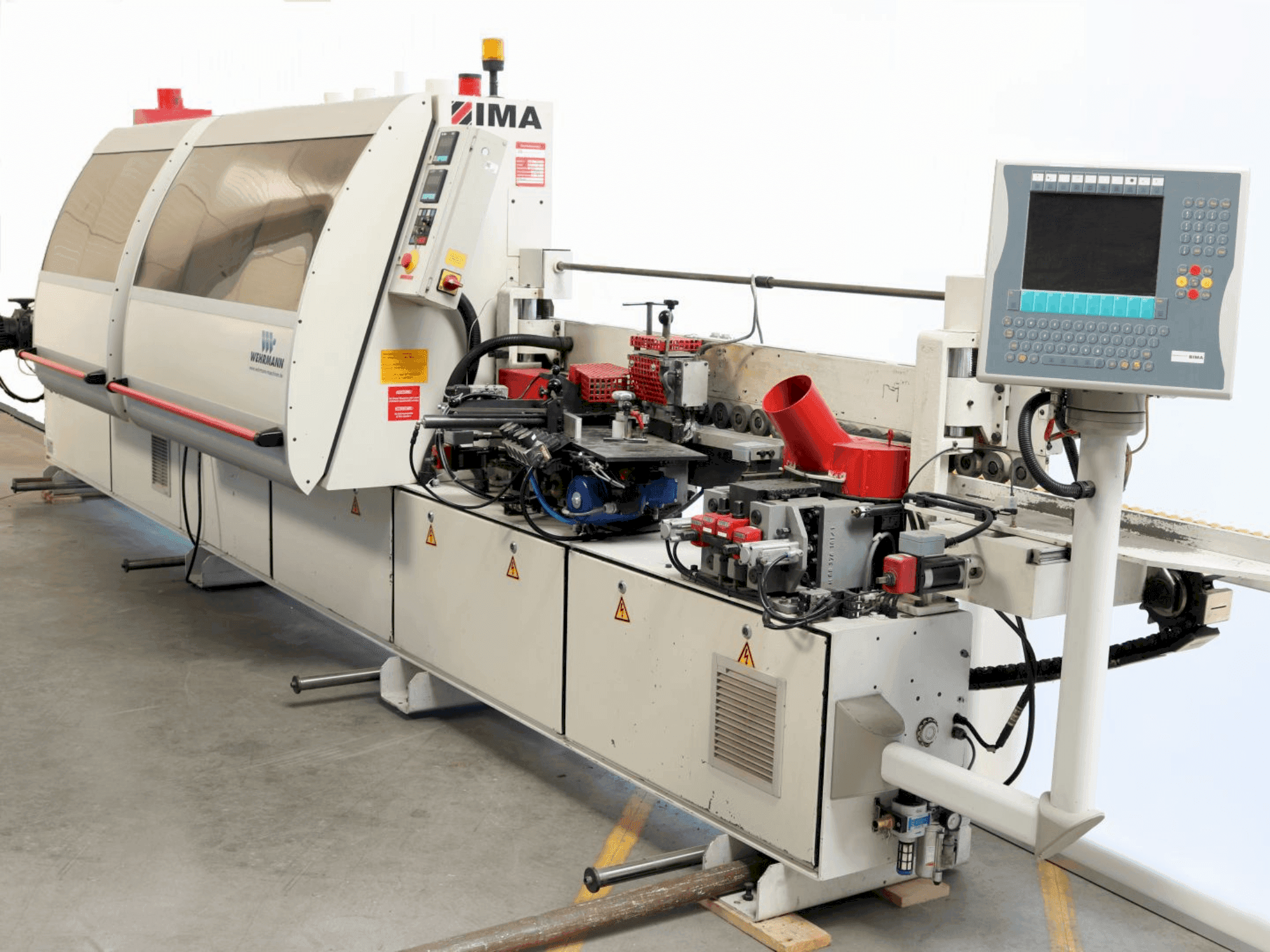 Čelní pohled na IMA COMPACT PC-6220 F stroj