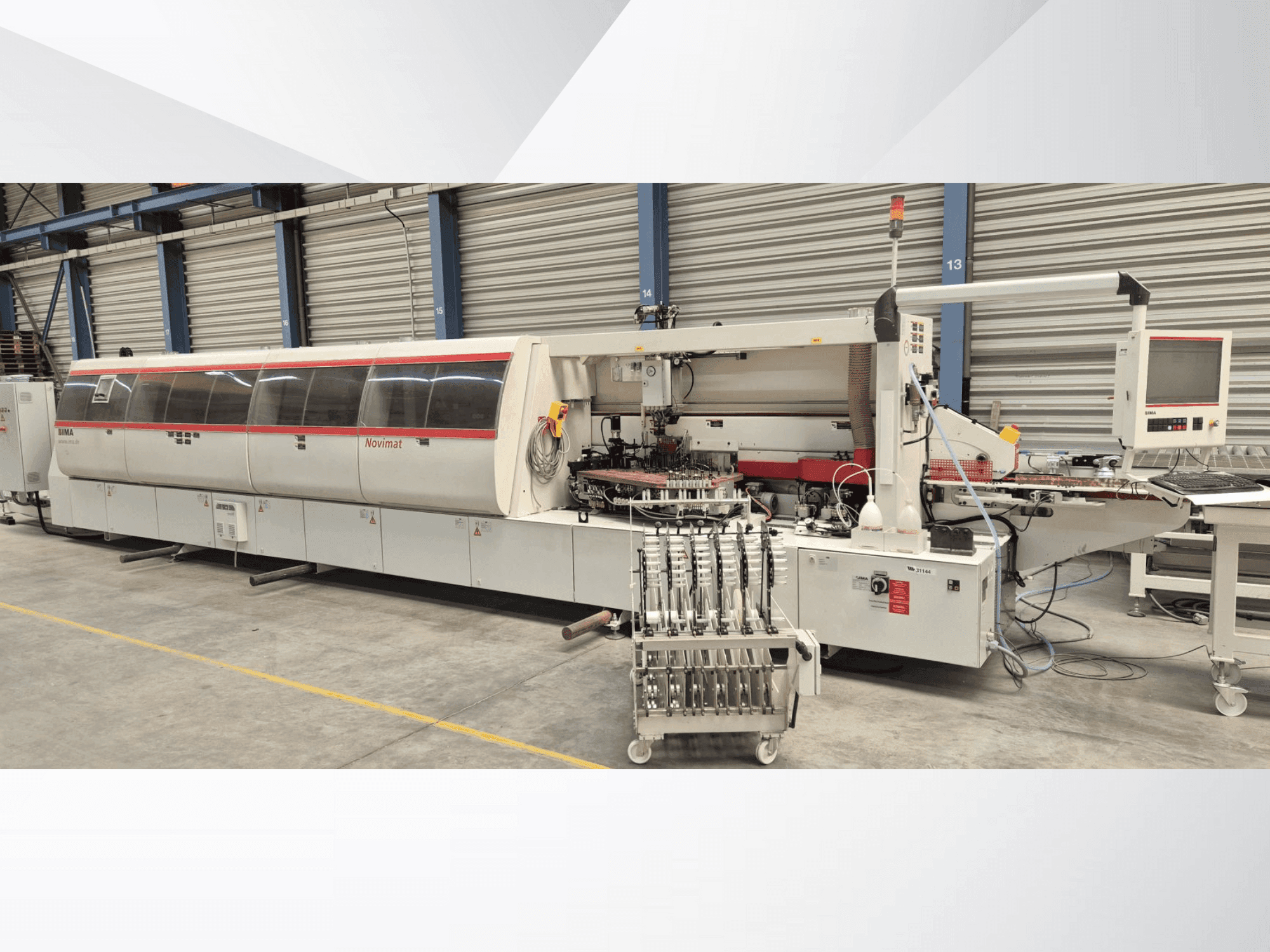 Čelní pohled na IMA Novimat Concept / I / G80 / 440 / R3 stroj