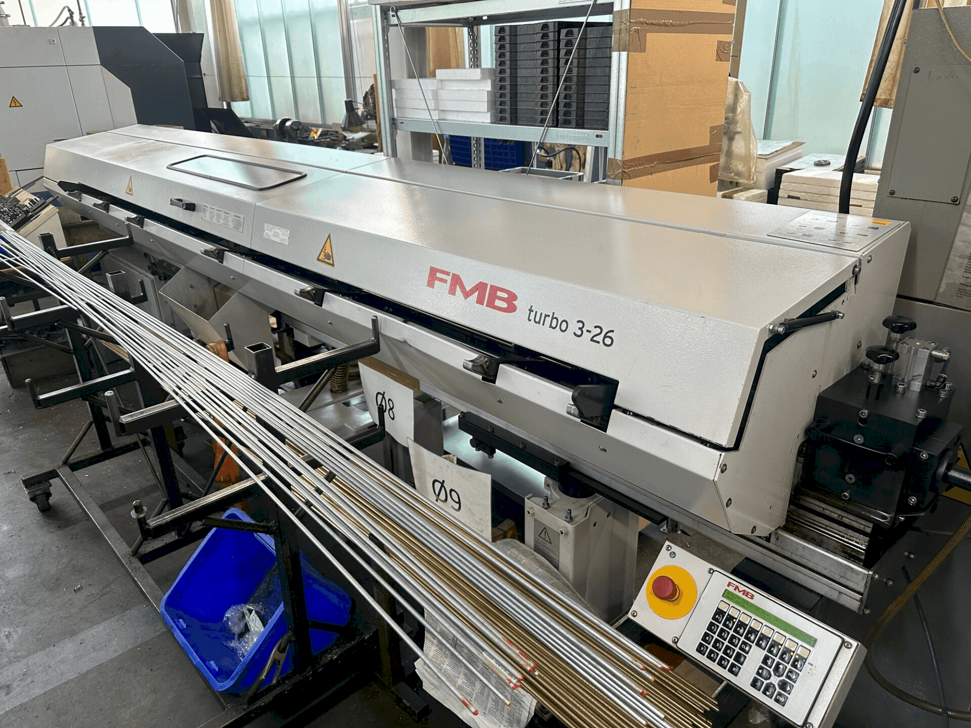 Čelní pohled na Gildemeister GLD 25 stroj