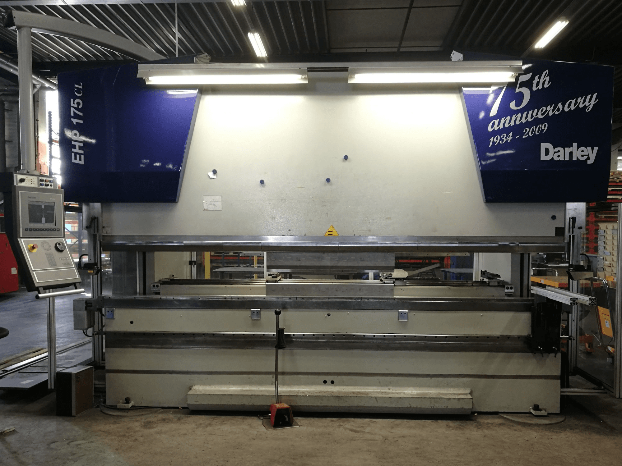 Čelní pohled na Darley EHP LS 175.36/31 CL stroj