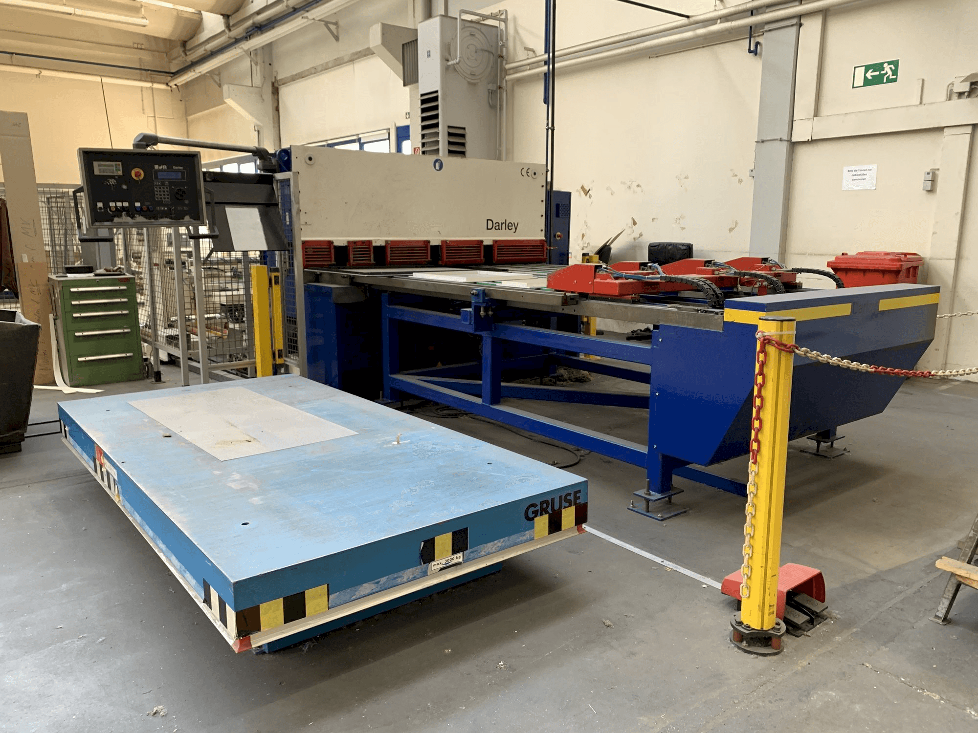 Čelní pohled na Darley VS 2100 X 4 stroj