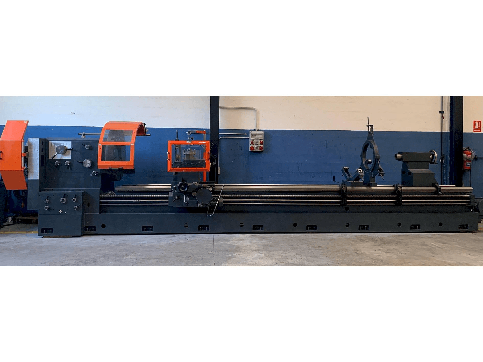 Čelní pohled na Gurutzpe Super AT 600x6000 stroj