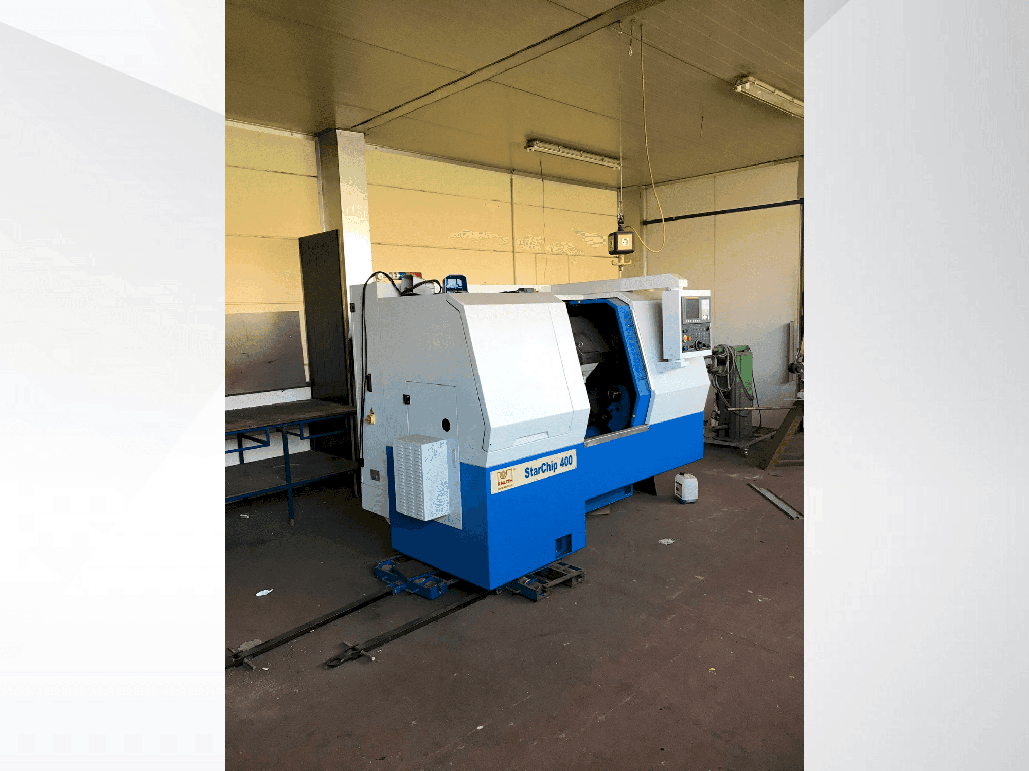Čelní pohled na KNUTH Starship 400 stroj
