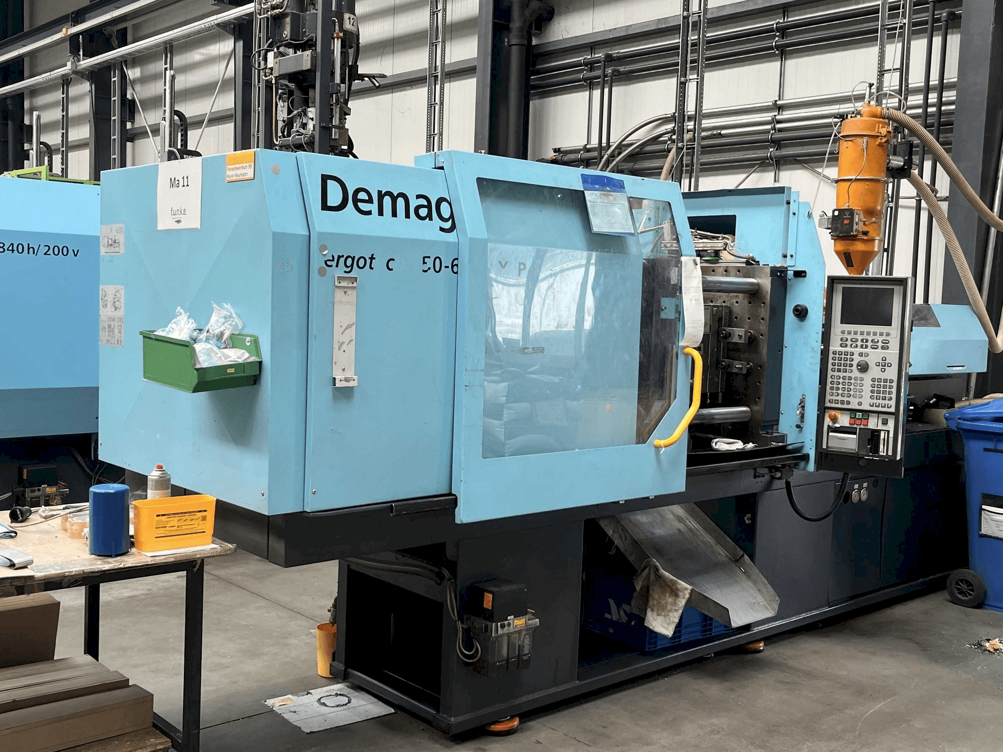 Čelní pohled na DEMAG Ergotech 150/500 - 600 EXTRA stroj