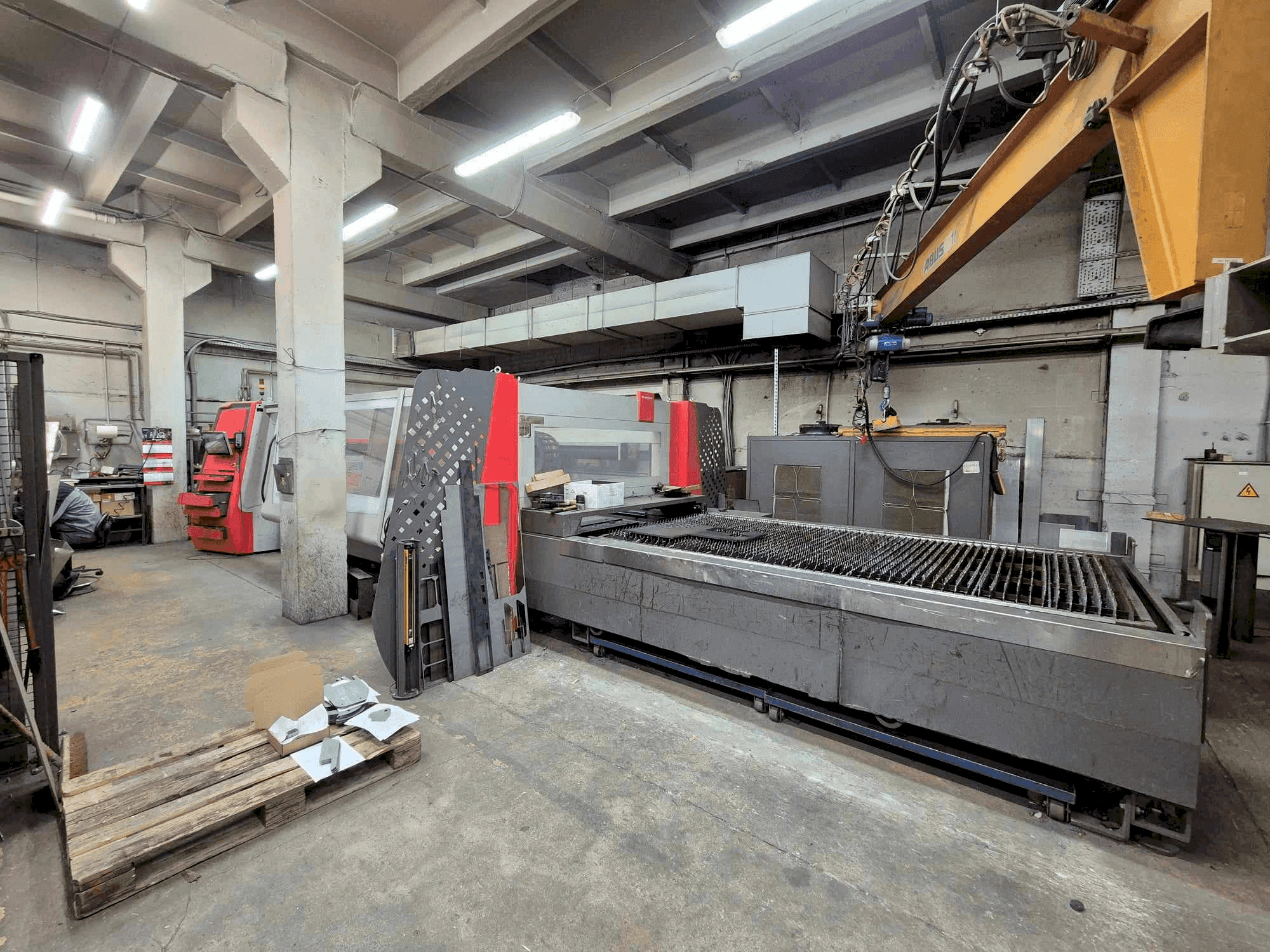 Čelní pohled na Bystronic BYSTRONIC ByAutonom 3015 (2014) stroj