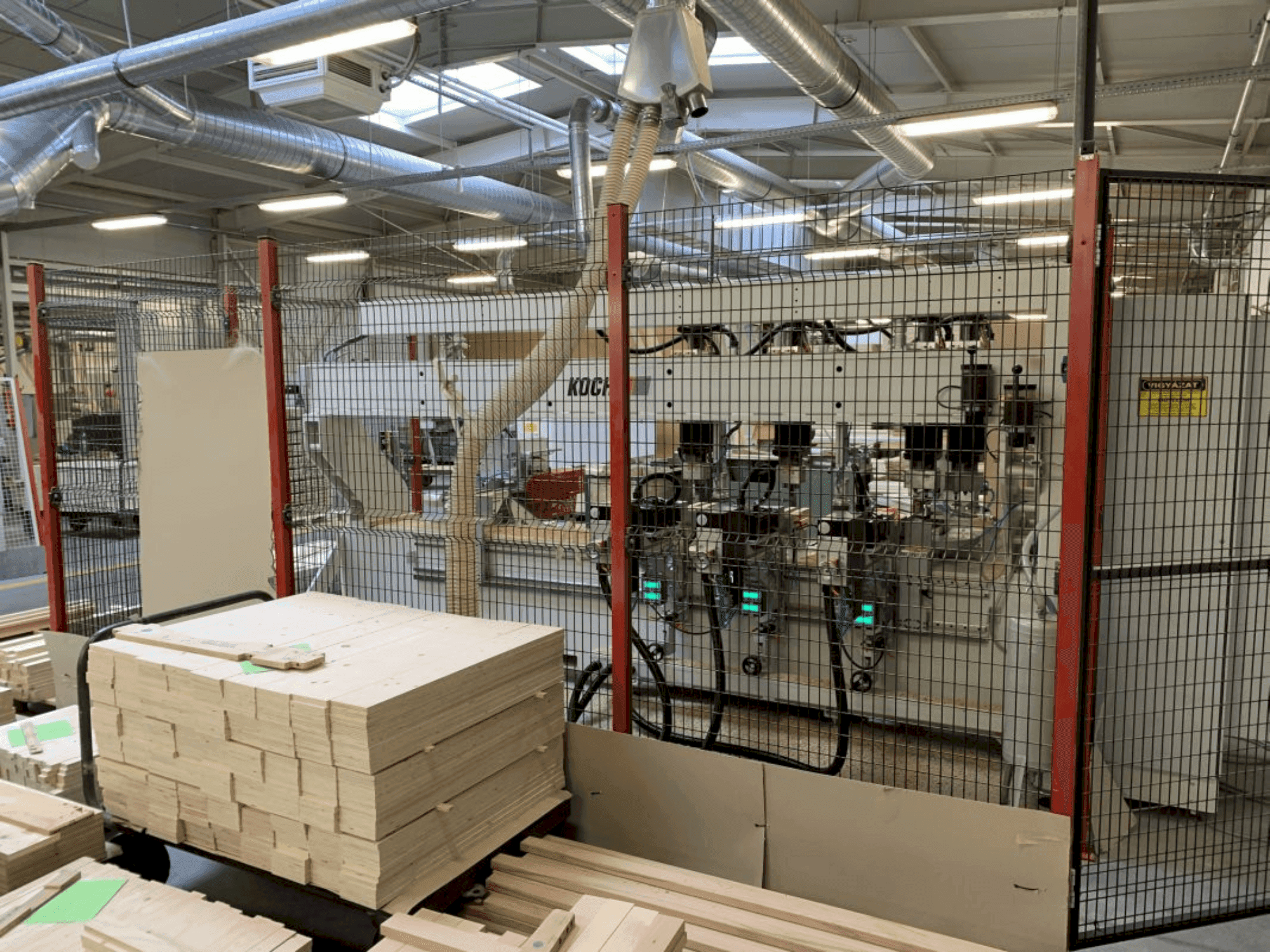 Čelní pohled na KOCH BL 2500 NC select line stroj