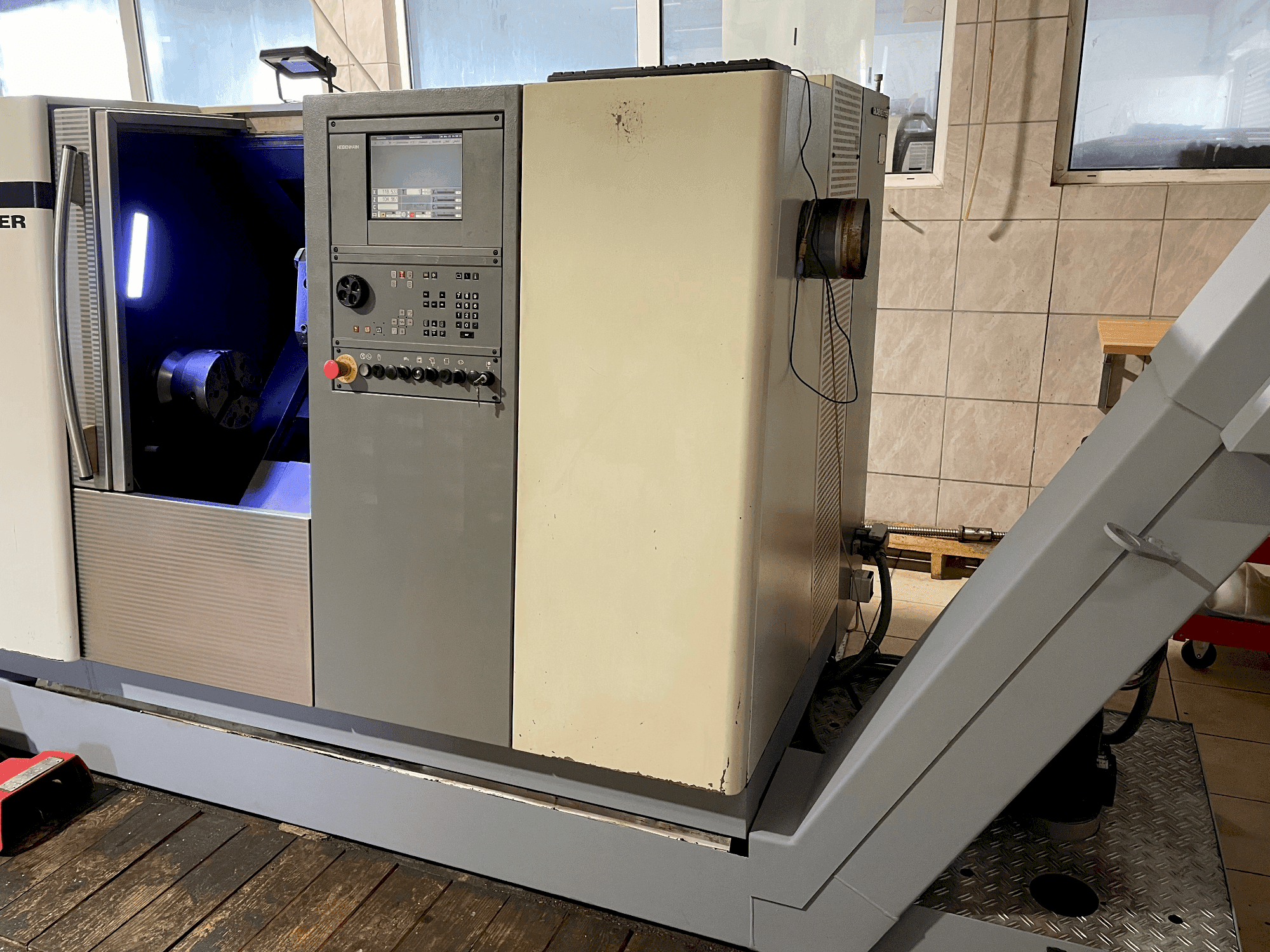 Čelní pohled na Gildemeister CTX 310 V3 stroj