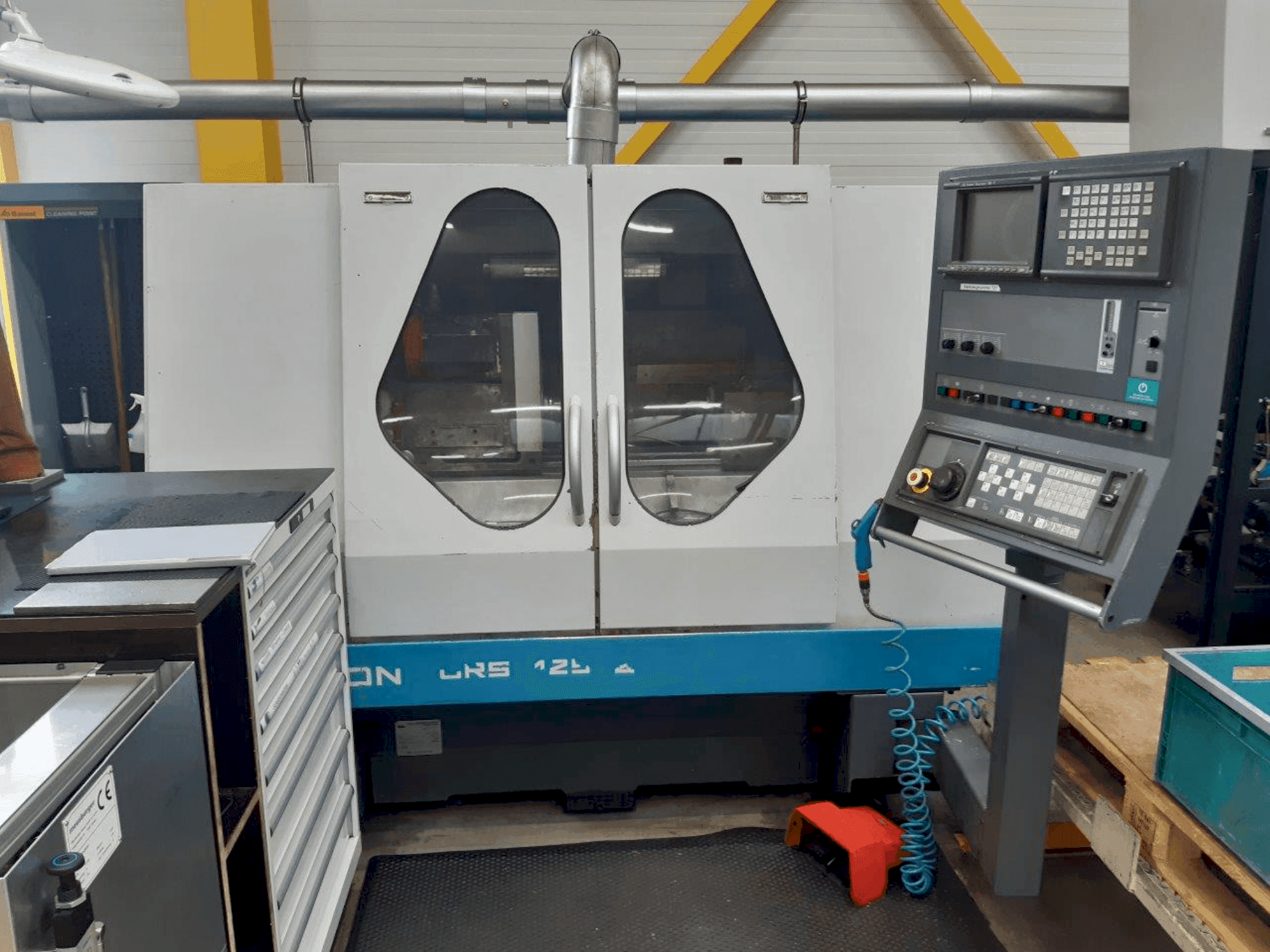 Čelní pohled na KELLENBERGER Kel-Vision URS 125 stroj