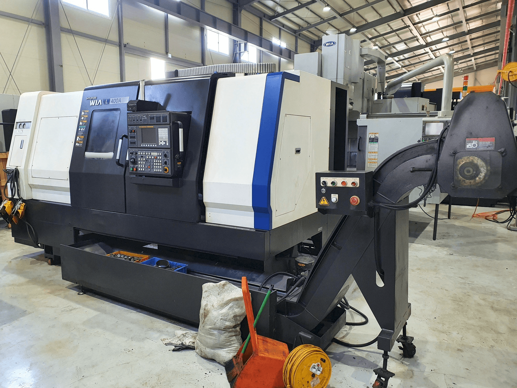 Čelní pohled na Hyundai Wia L400A stroj