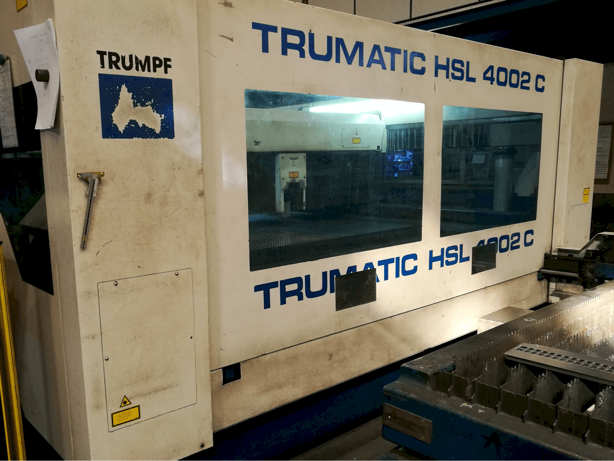 Levý pohled na Trumpf Trumatic HSL 4002 C stroj