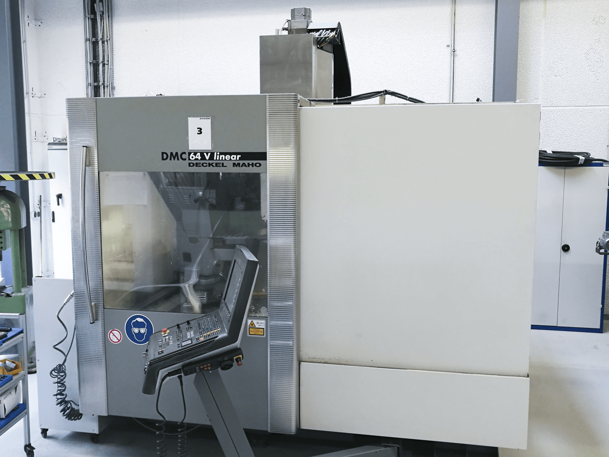 Čelní pohled na DMG MORI DMC 64 V linear stroj