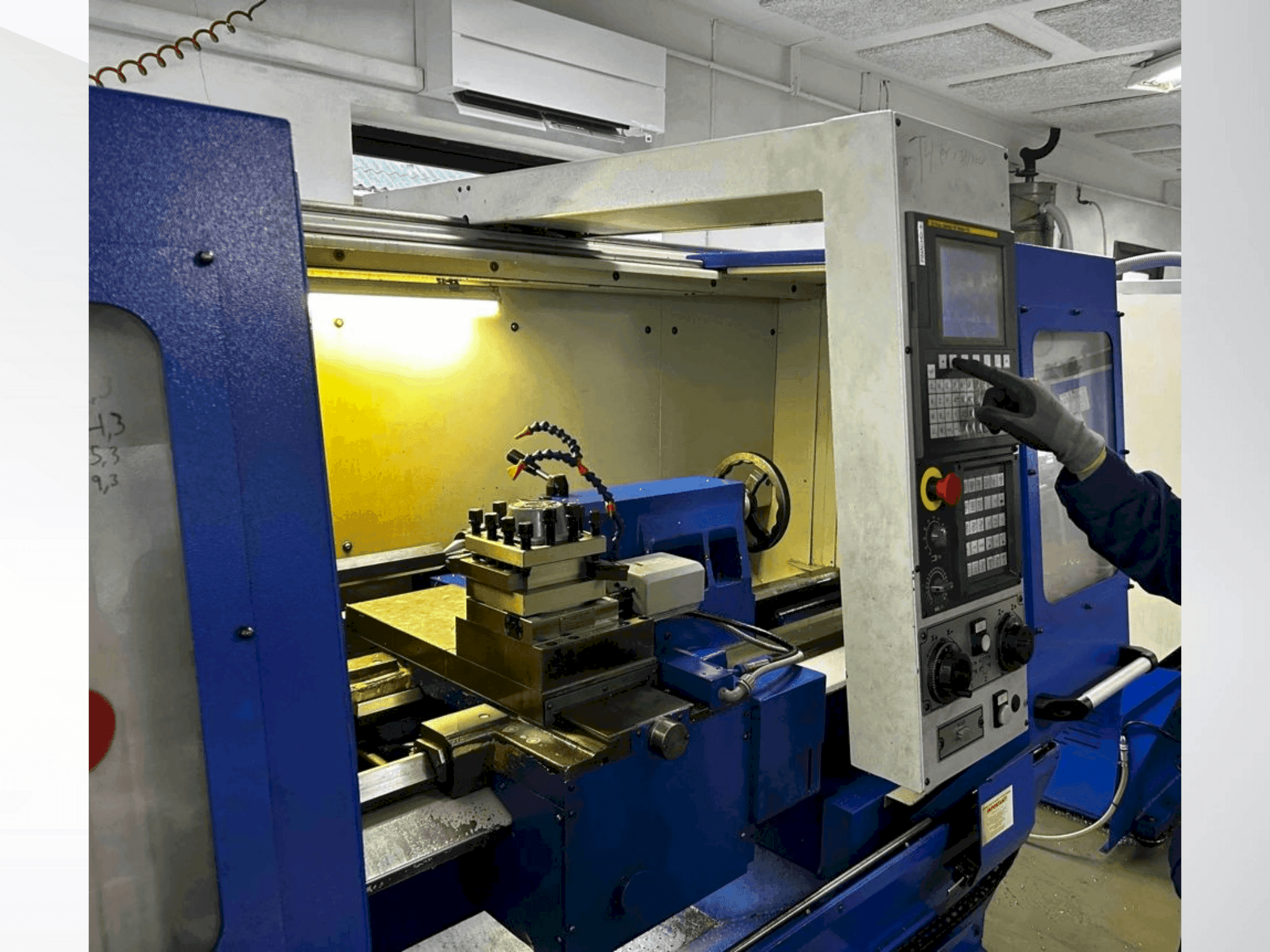 Čelní pohled na Pinacho SMART 260 stroj