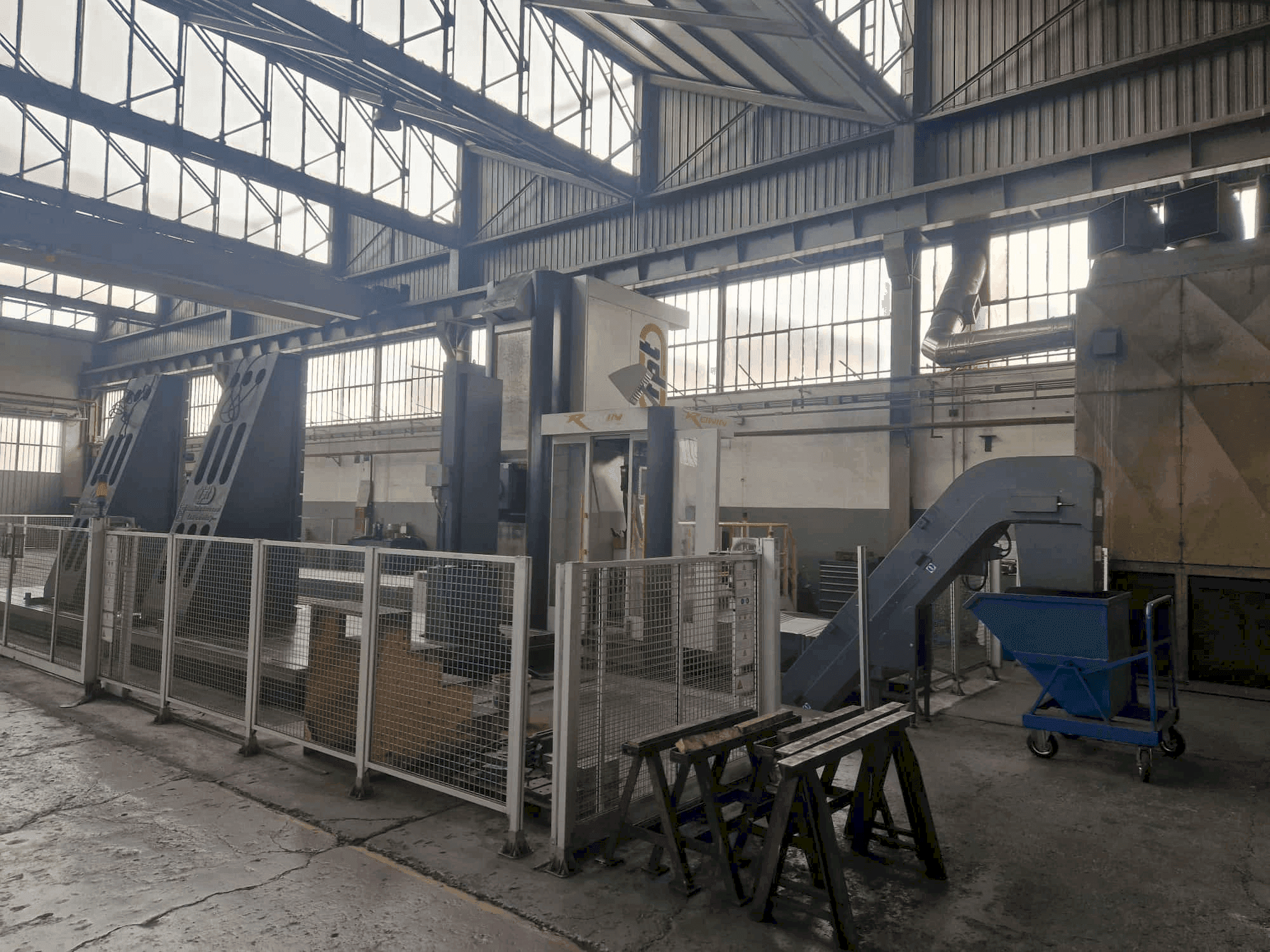 Čelní pohled na FPT RONIN EVO stroj