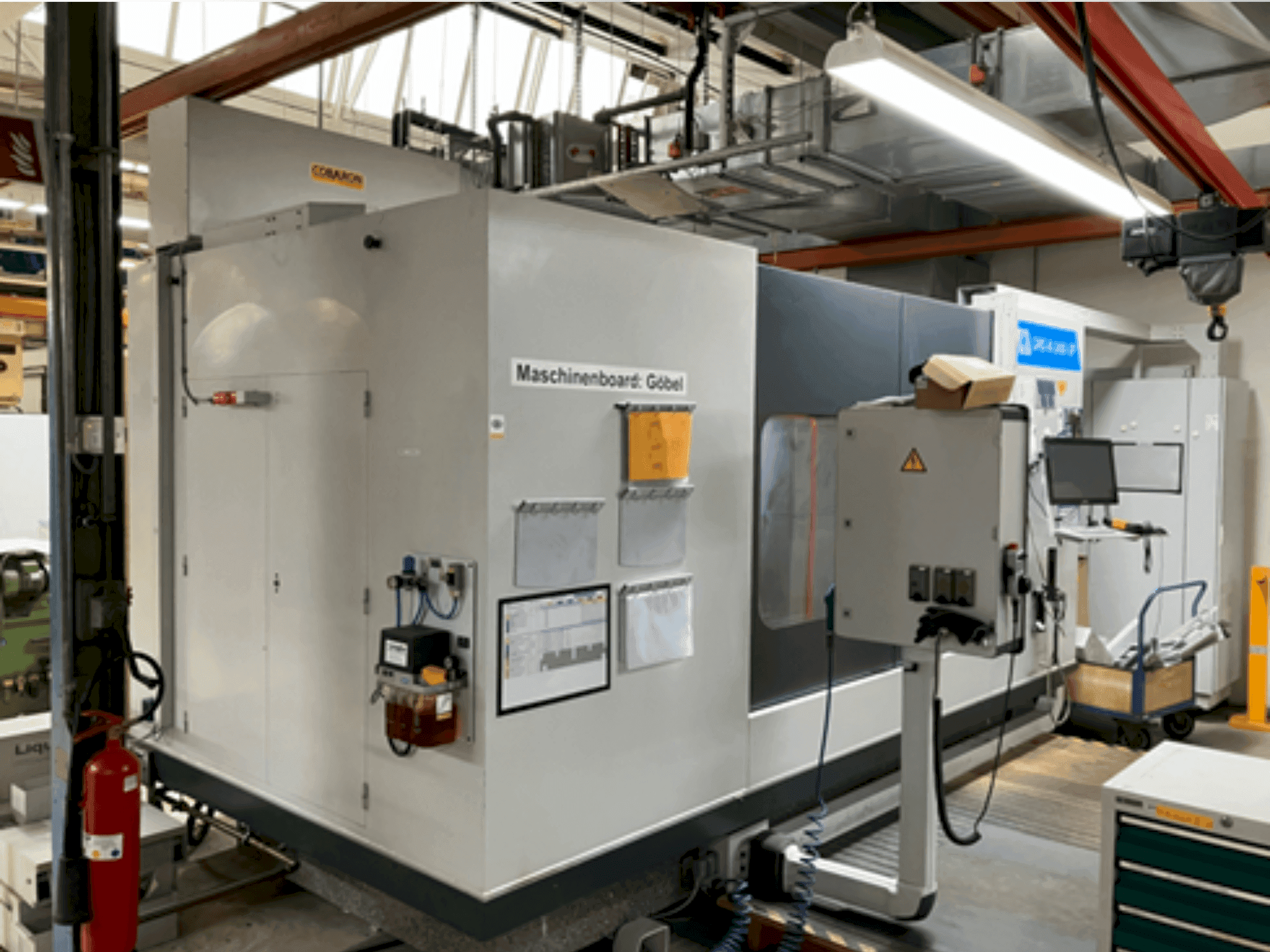 Čelní pohled na Willi Göbel GRS-III-2400-SP stroj