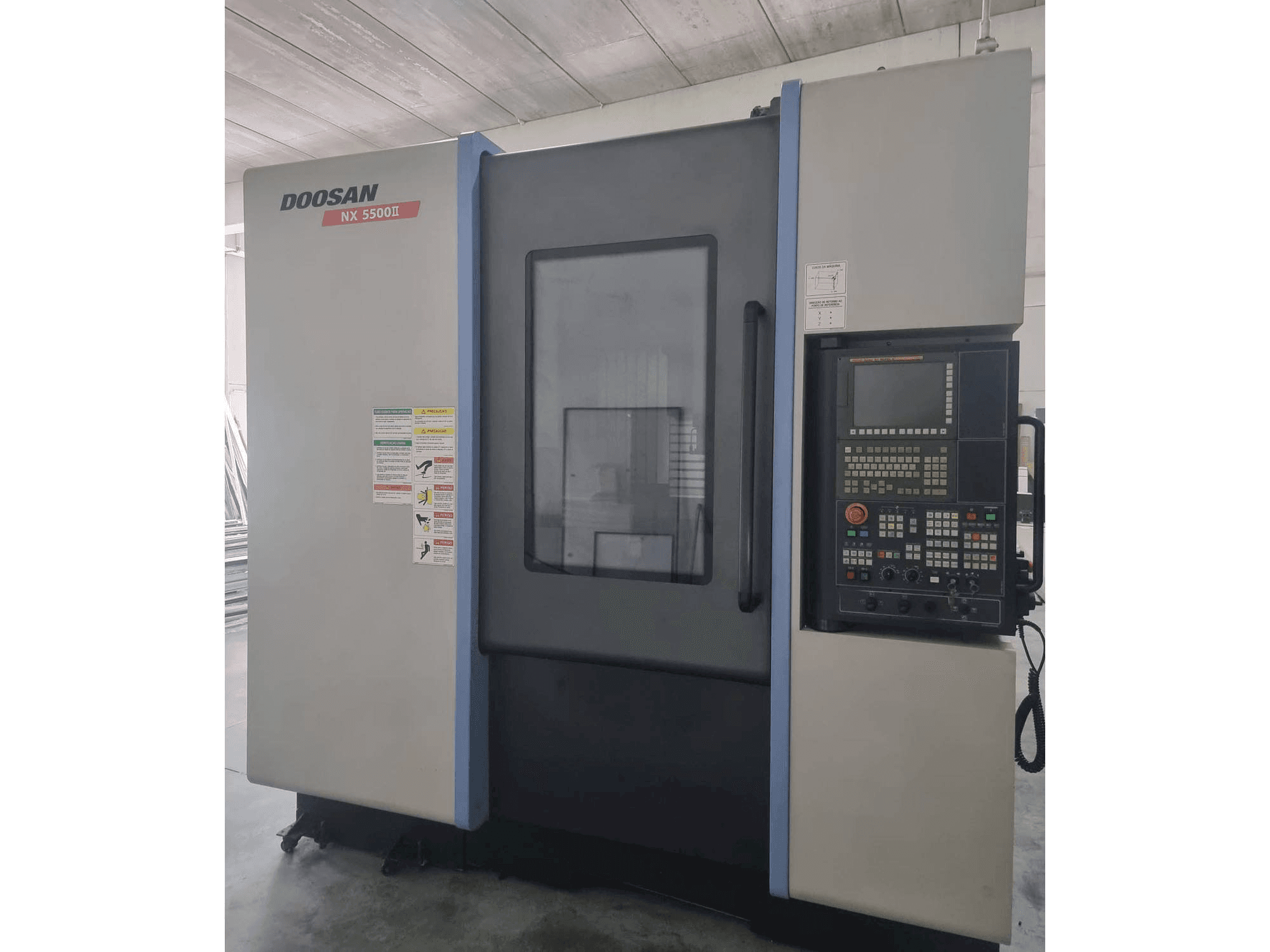 Čelní pohled na Doosan Nx5500 Ii stroj