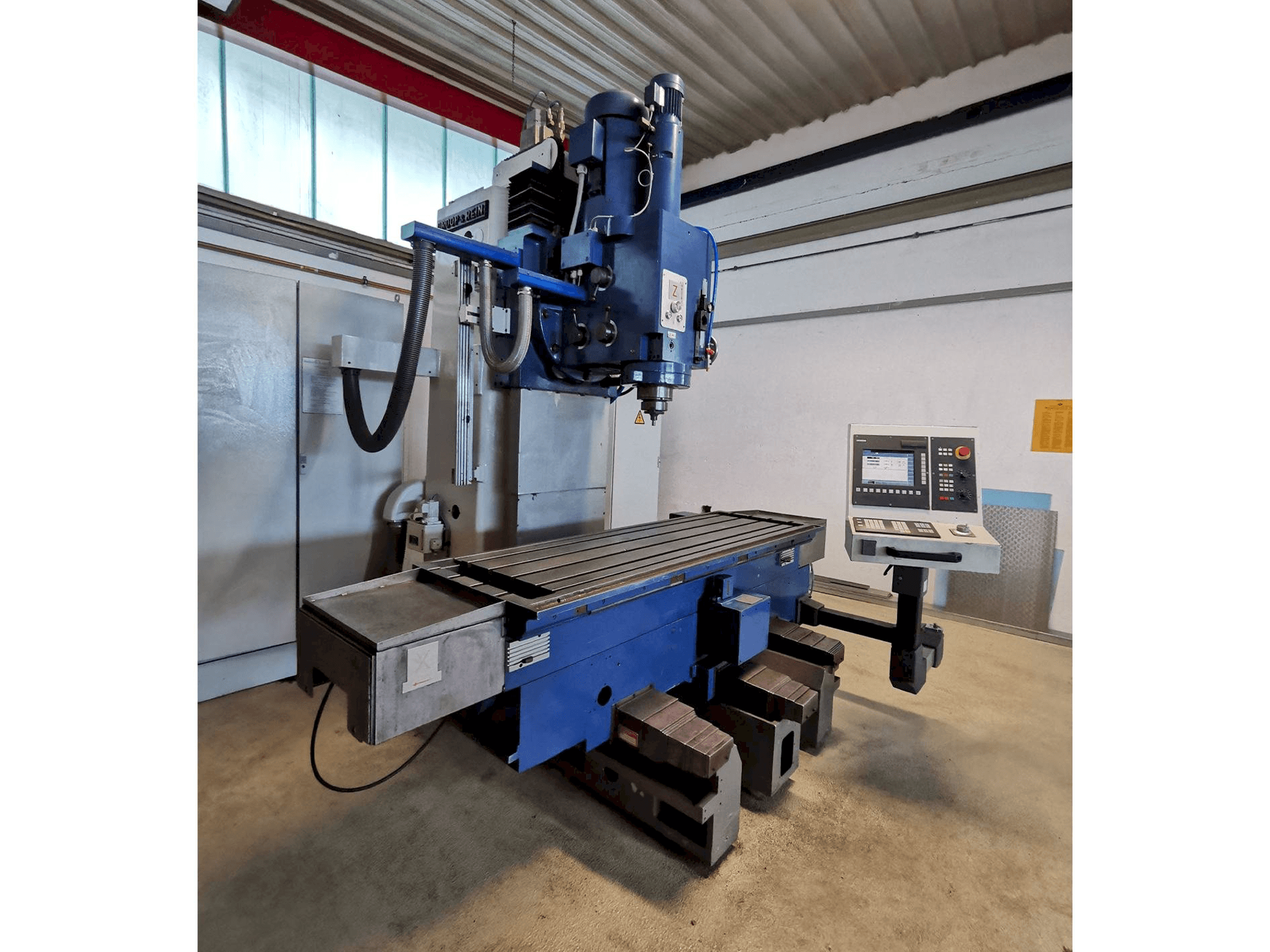 Čelní pohled na Droop & Rein FS 100 ke stroj